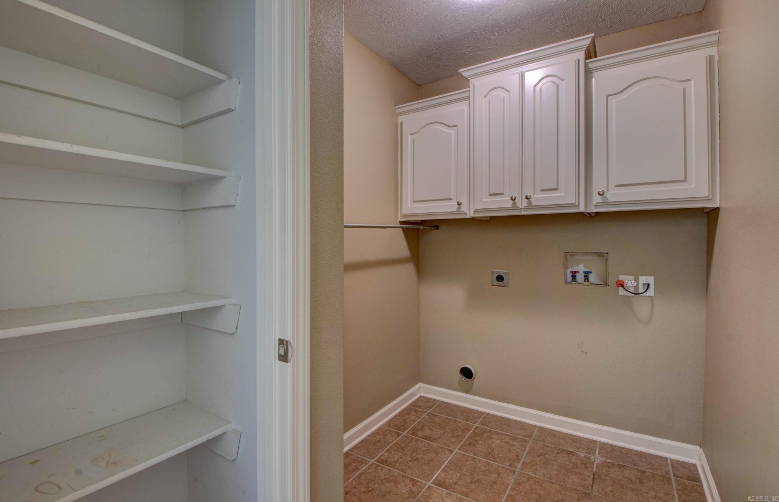 WILLOW LAKE - Residential