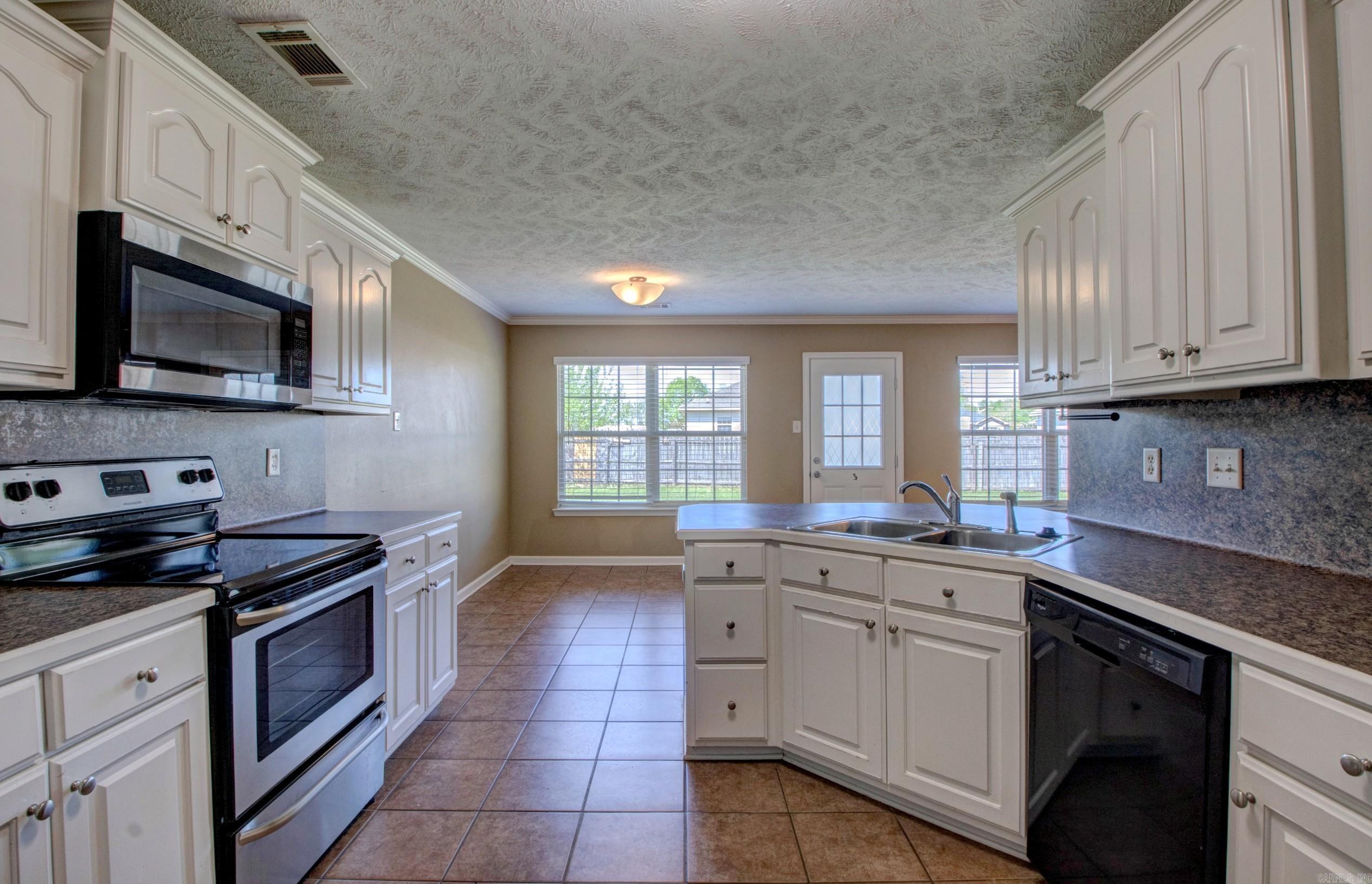 WILLOW LAKE - Residential