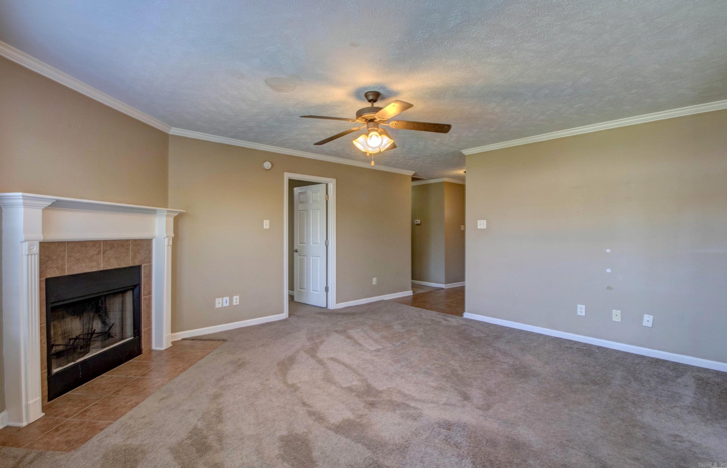 WILLOW LAKE - Residential