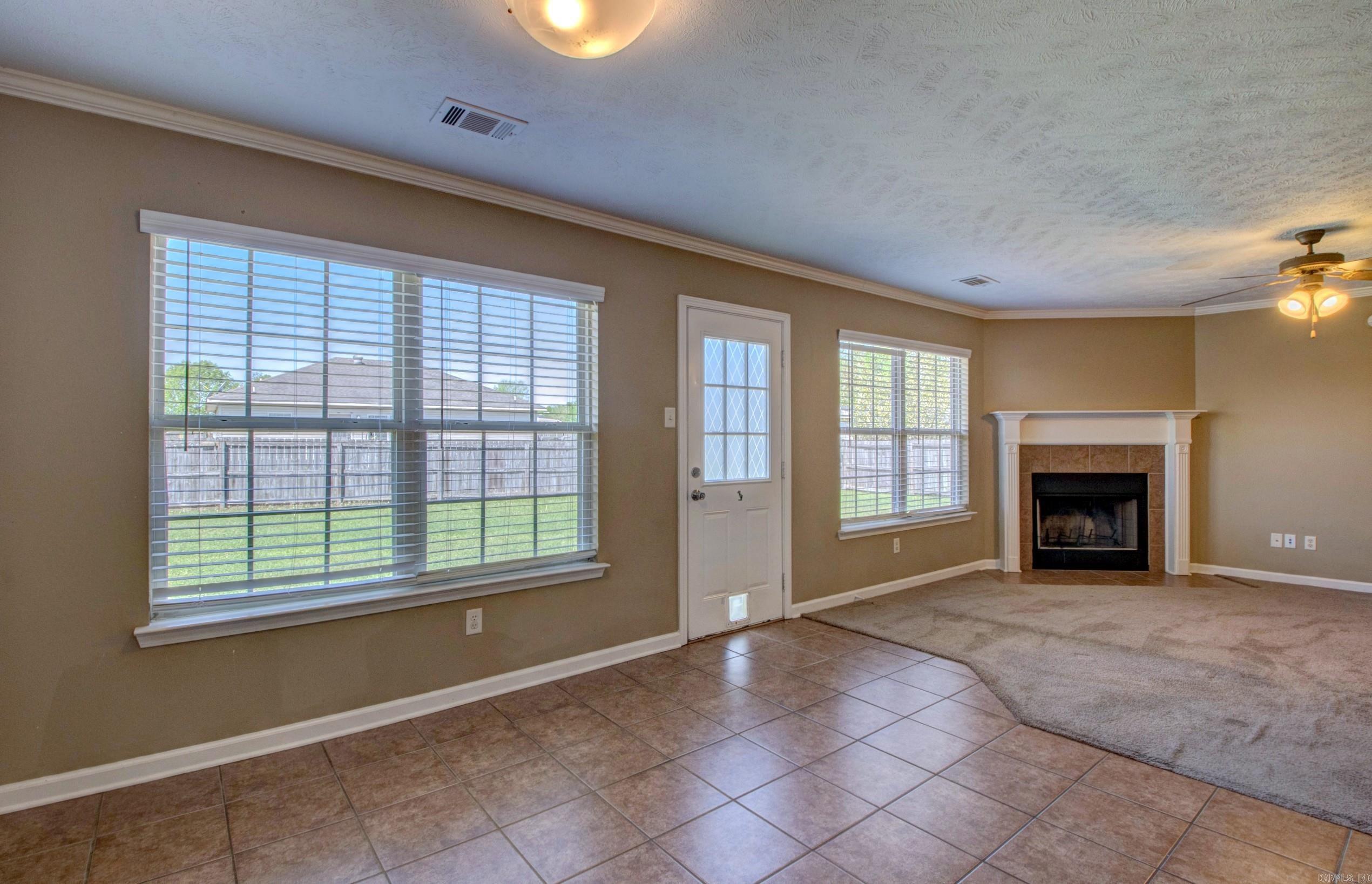 WILLOW LAKE - Residential