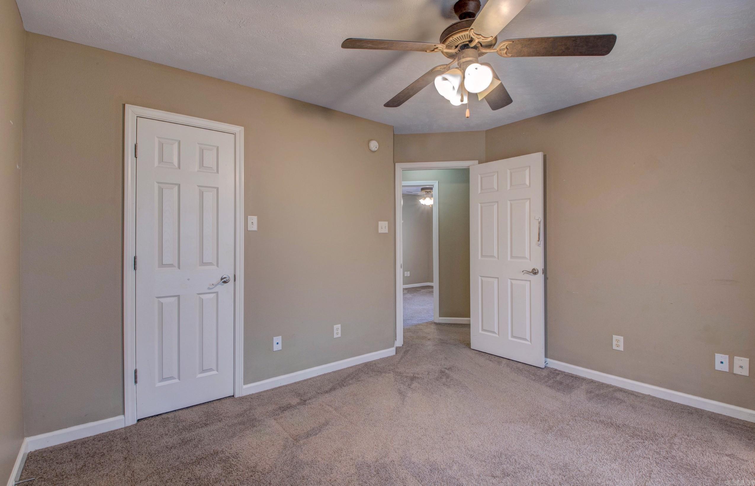 WILLOW LAKE - Residential