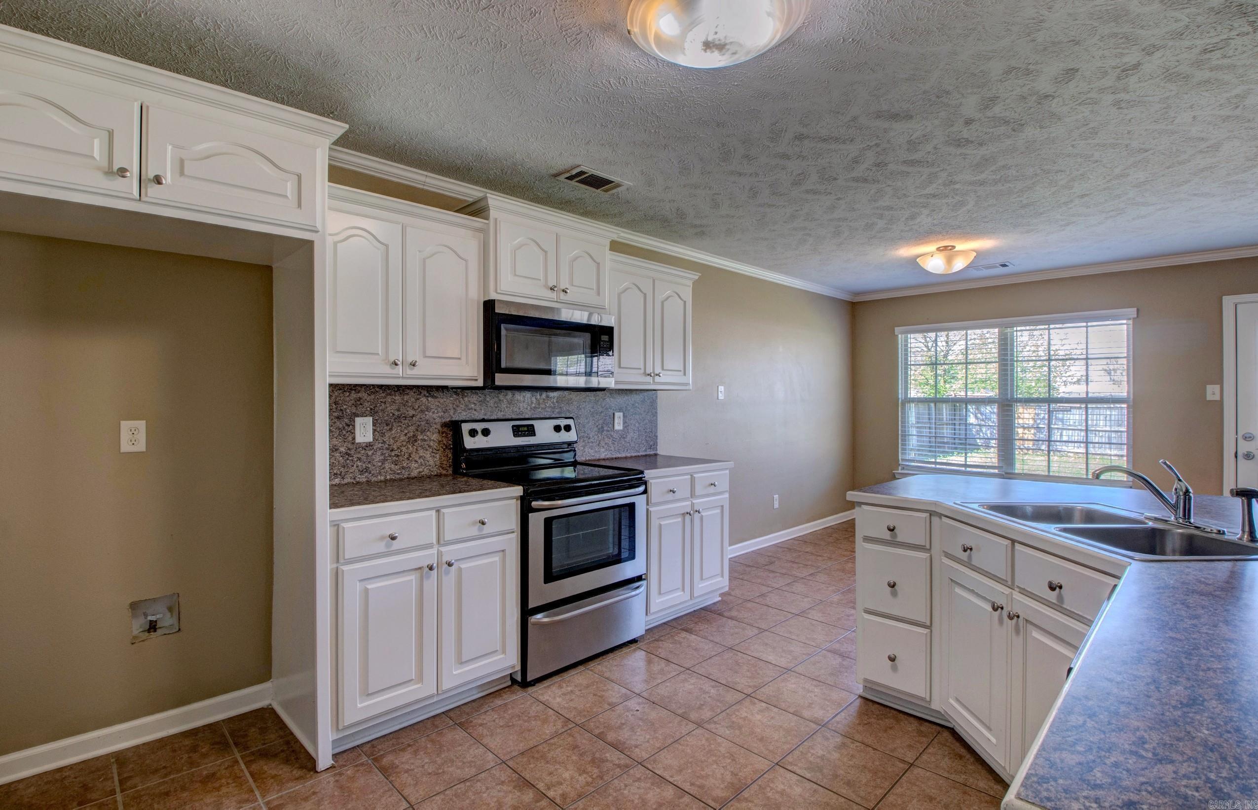 WILLOW LAKE - Residential