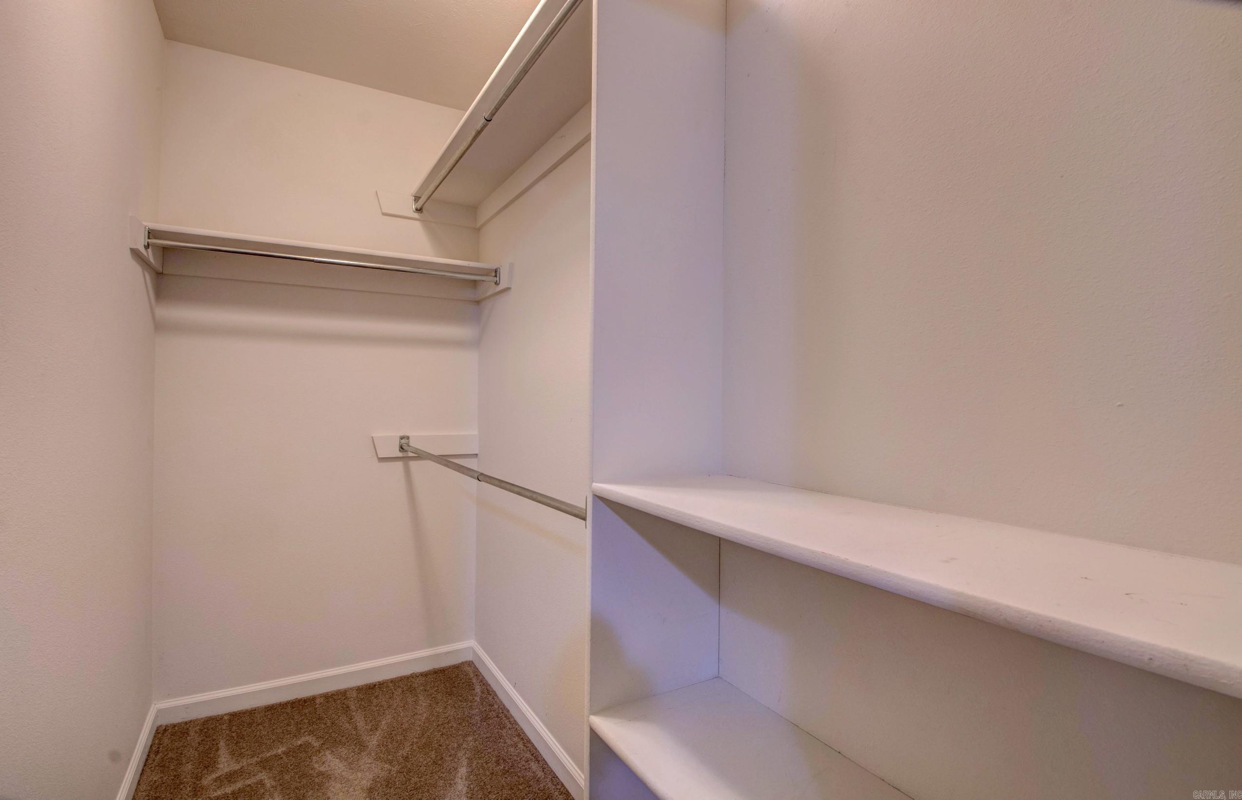 WILLOW LAKE - Residential