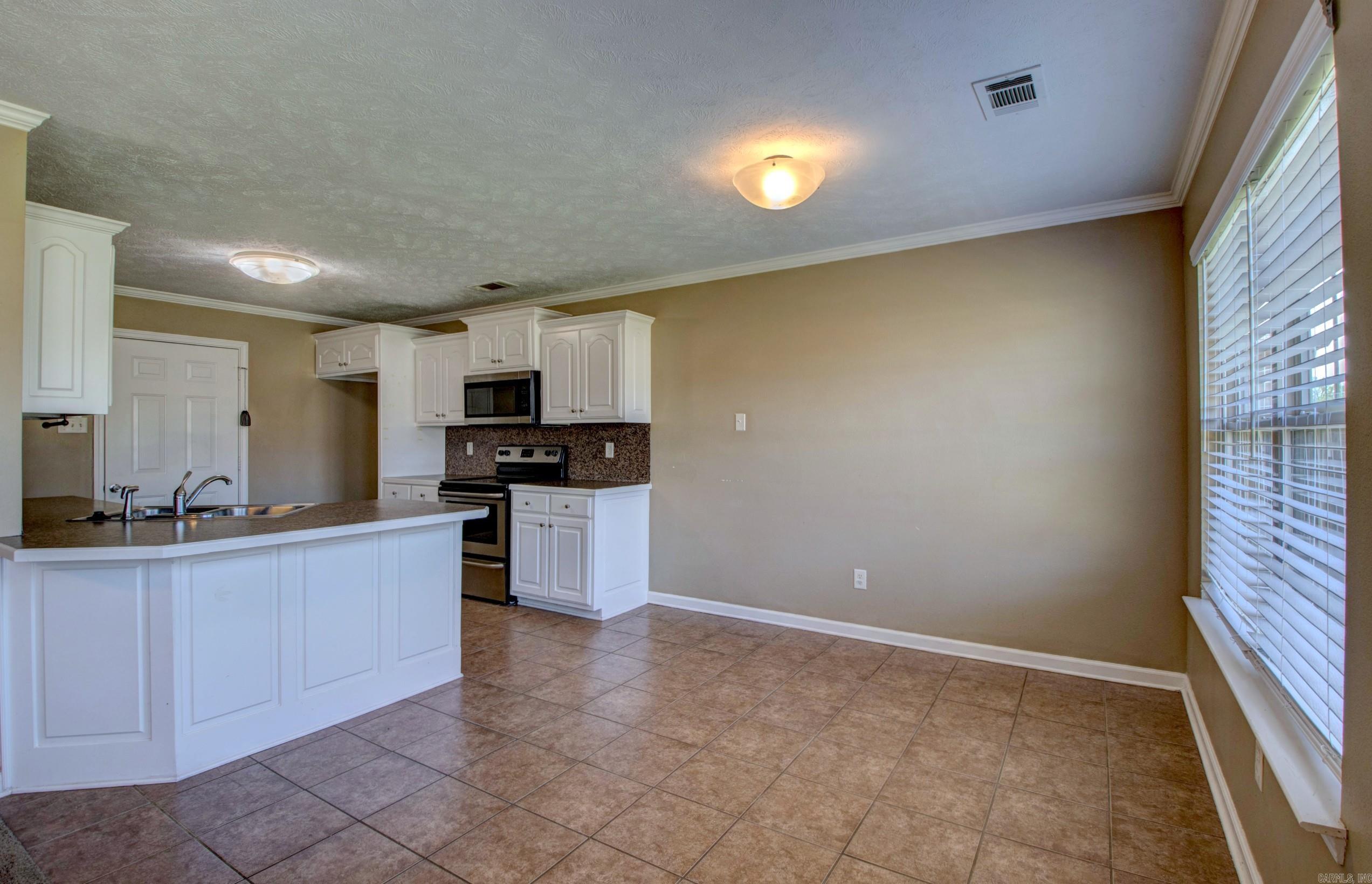 WILLOW LAKE - Residential