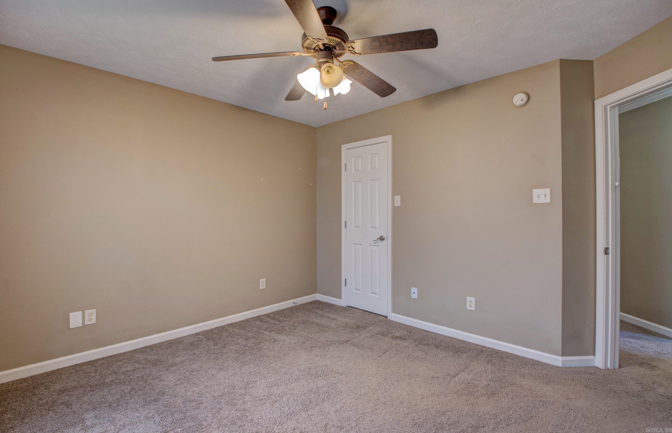 WILLOW LAKE - Residential