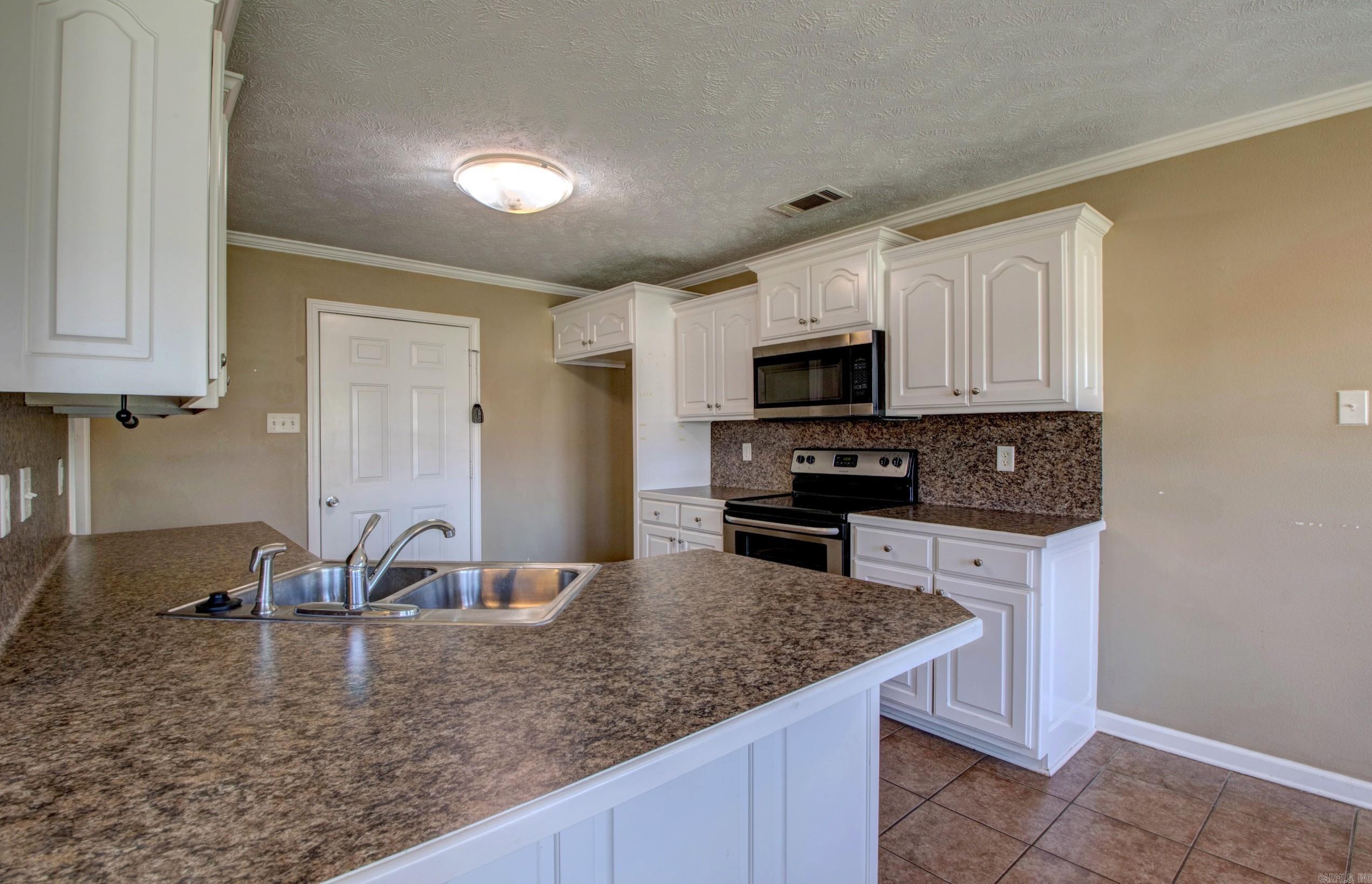 WILLOW LAKE - Residential