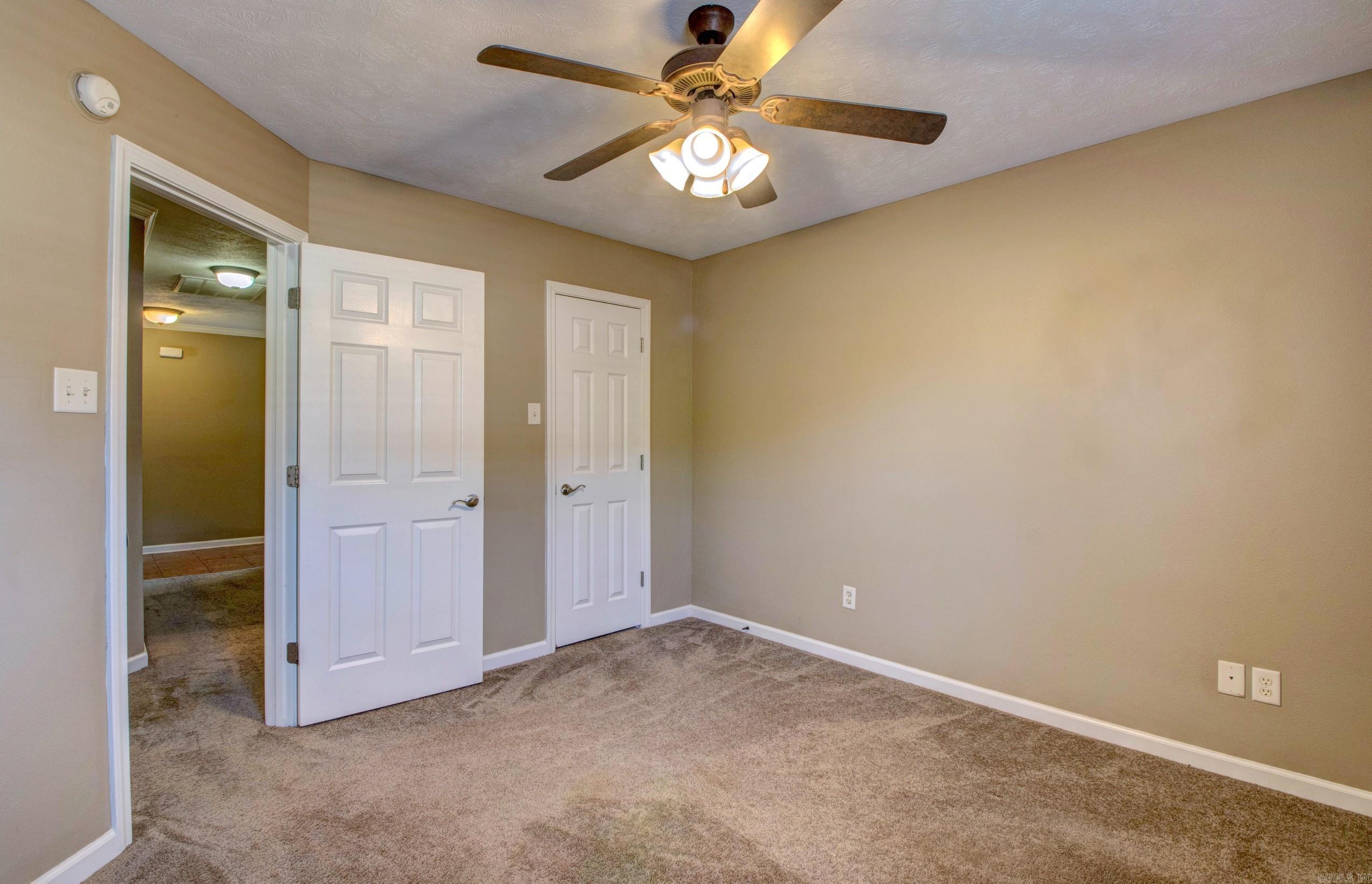 WILLOW LAKE - Residential