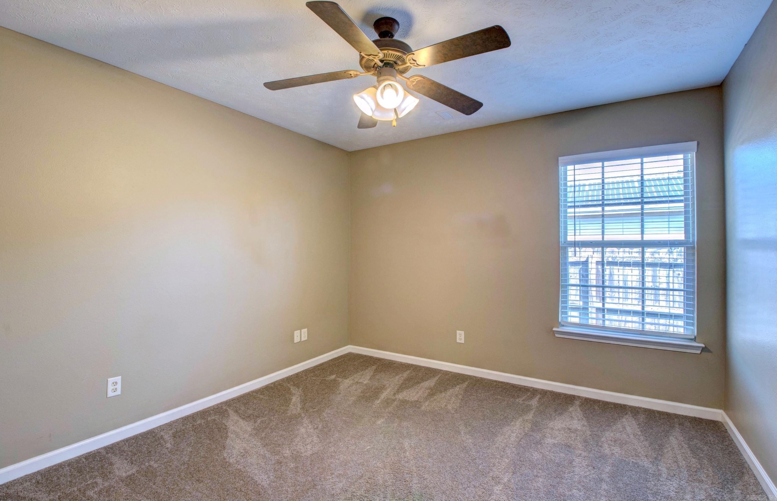 WILLOW LAKE - Residential