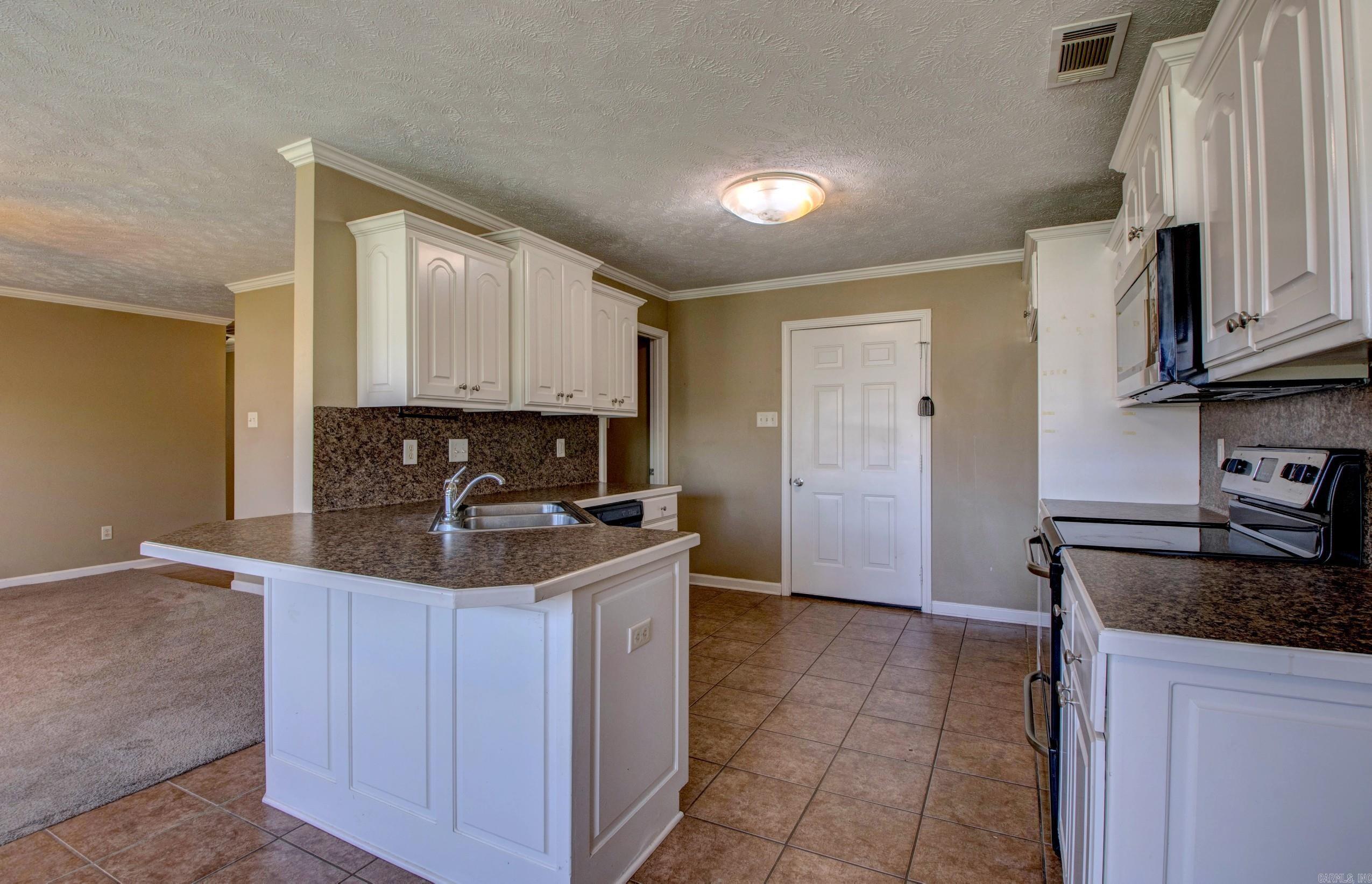 WILLOW LAKE - Residential