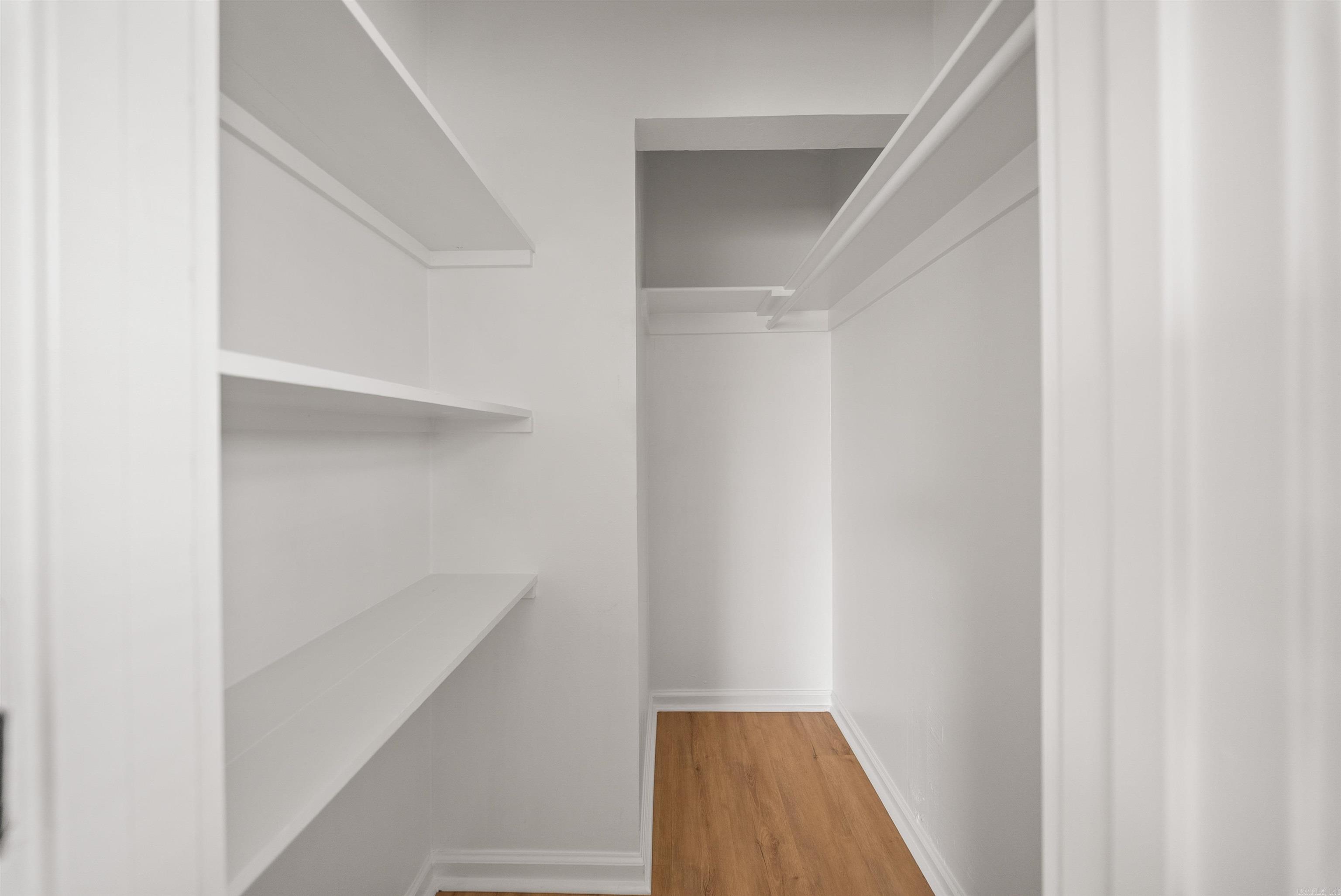 MEADOWCLIFF - Residential