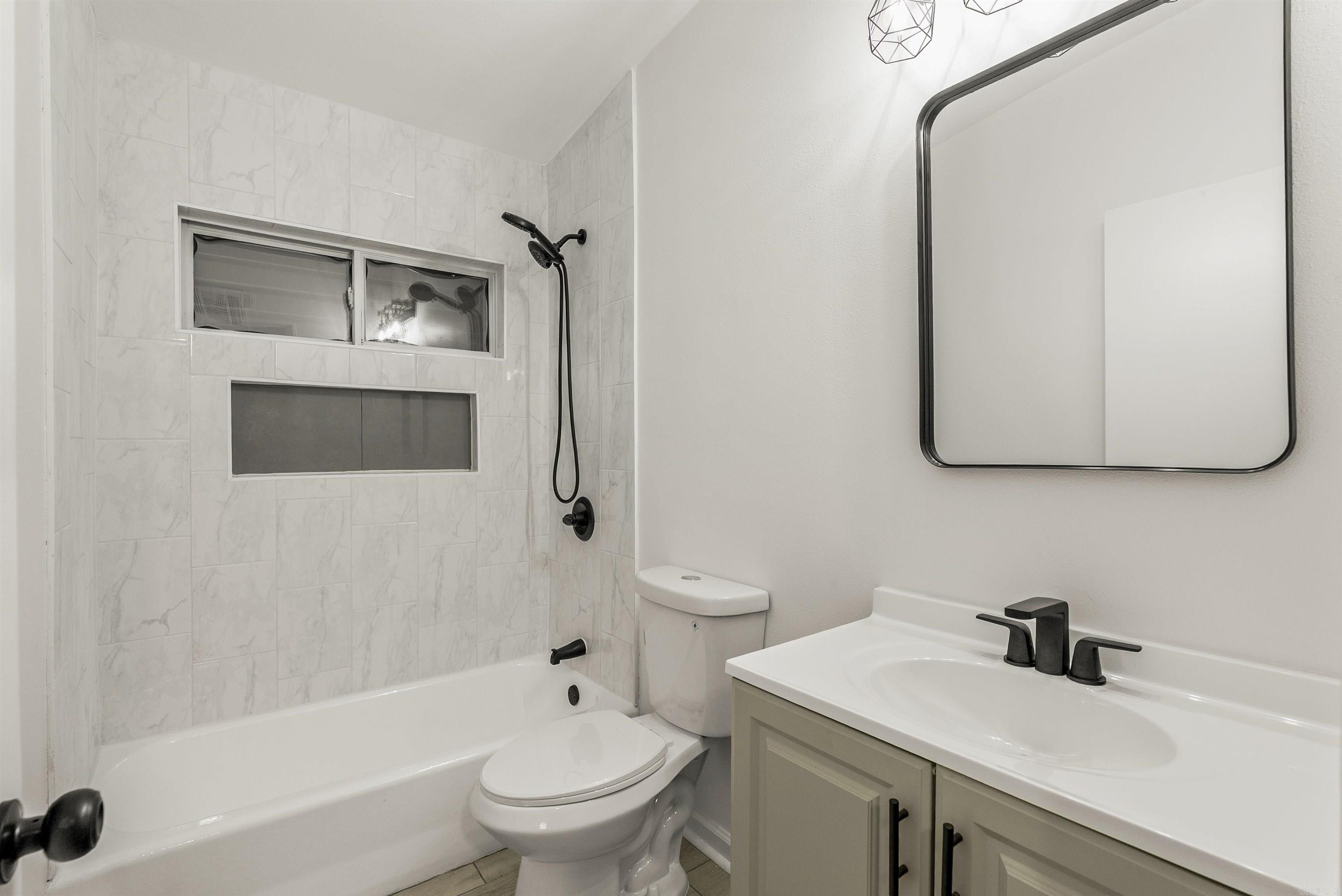 MEADOWCLIFF - Residential