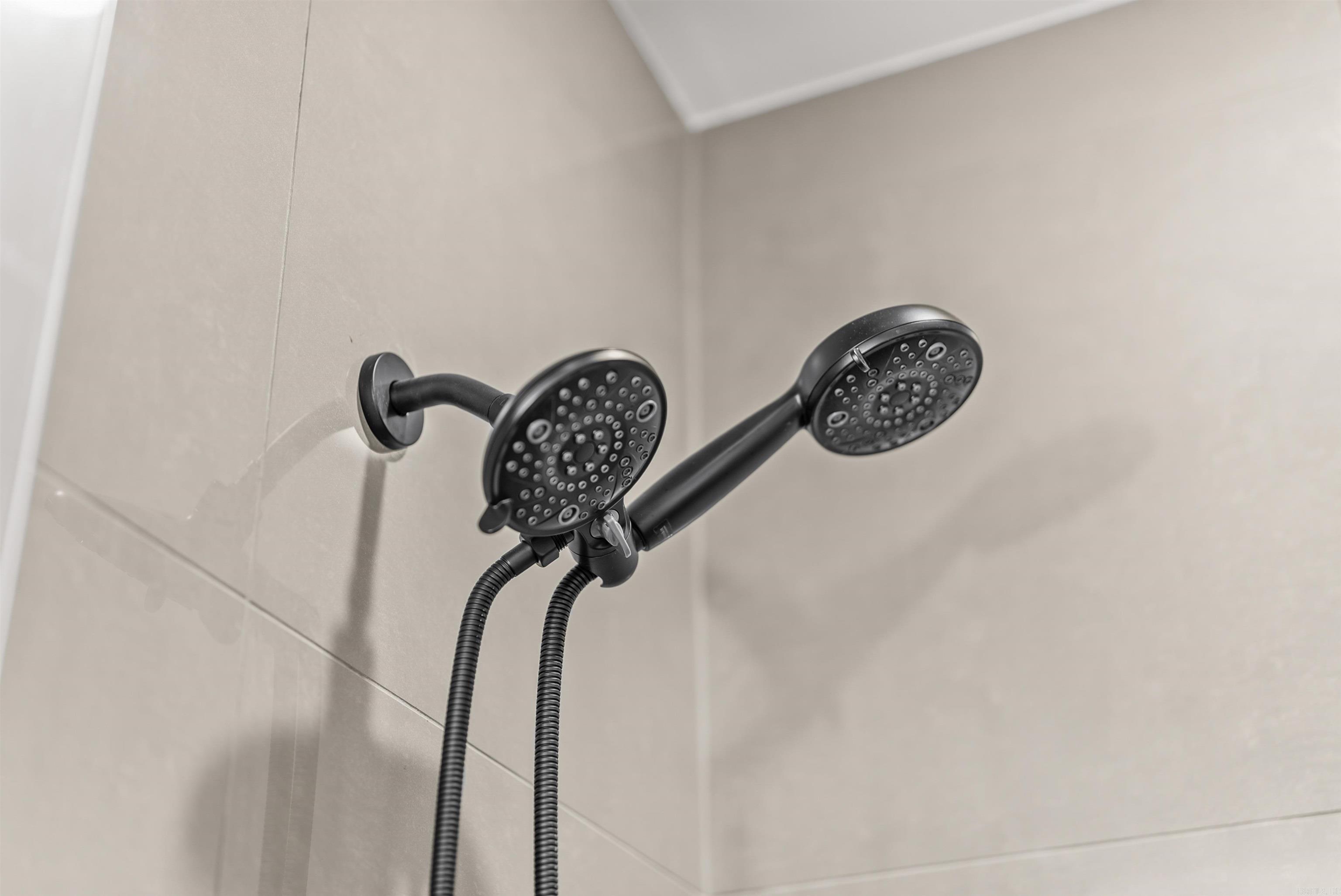 MEADOWCLIFF - Residential