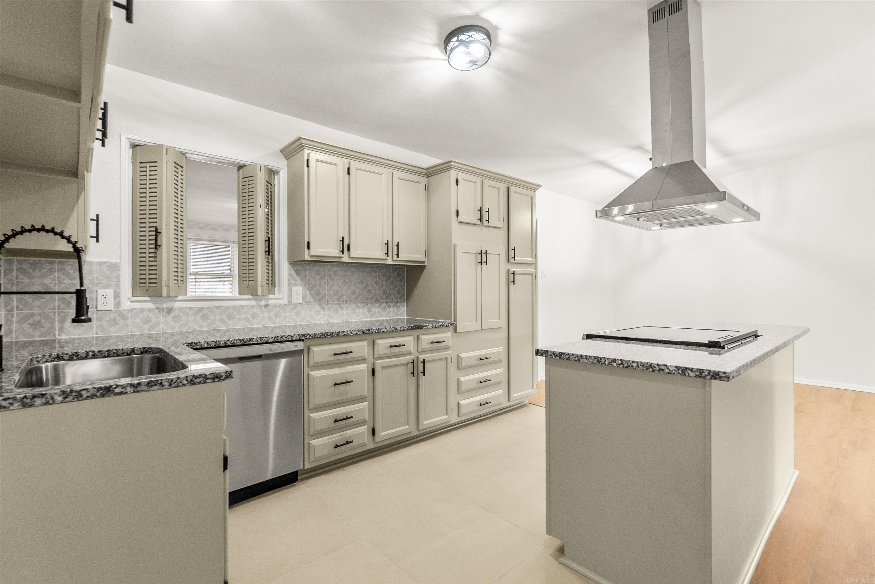 MEADOWCLIFF - Residential