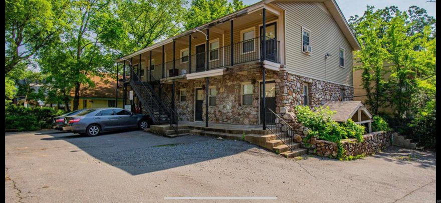 Your journey starts here at on North Pine Street Apartments in heart of Hillcrest , ,Little Rock. Our location in Little Rock's Hillcrest area makes an exciting place to live. This community is rich in amenities within walking distance to shopping and some of the best restaurants in our city. Also walking distance to UAMS. We love these apartments and know you will too and look forward to sharing our community with you. Come see us today! The apartment will have new central heat and air installed on Oct. 1st.. Call to schedule your showing today.