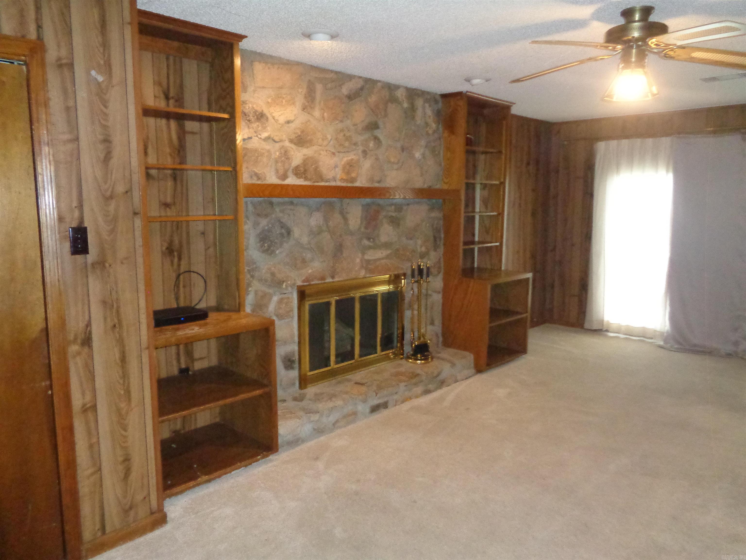 PECAN LAKE - Residential