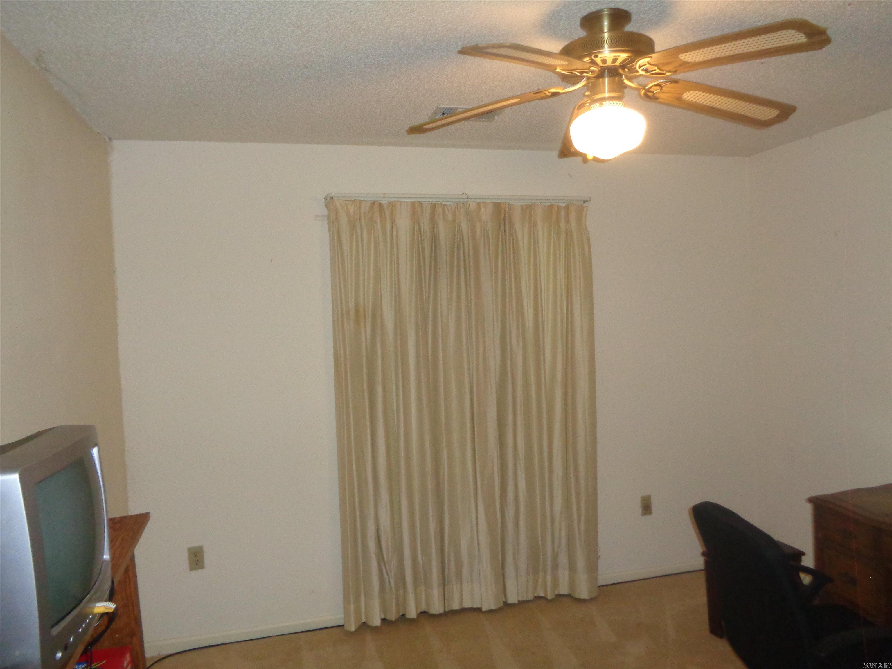 PECAN LAKE - Residential