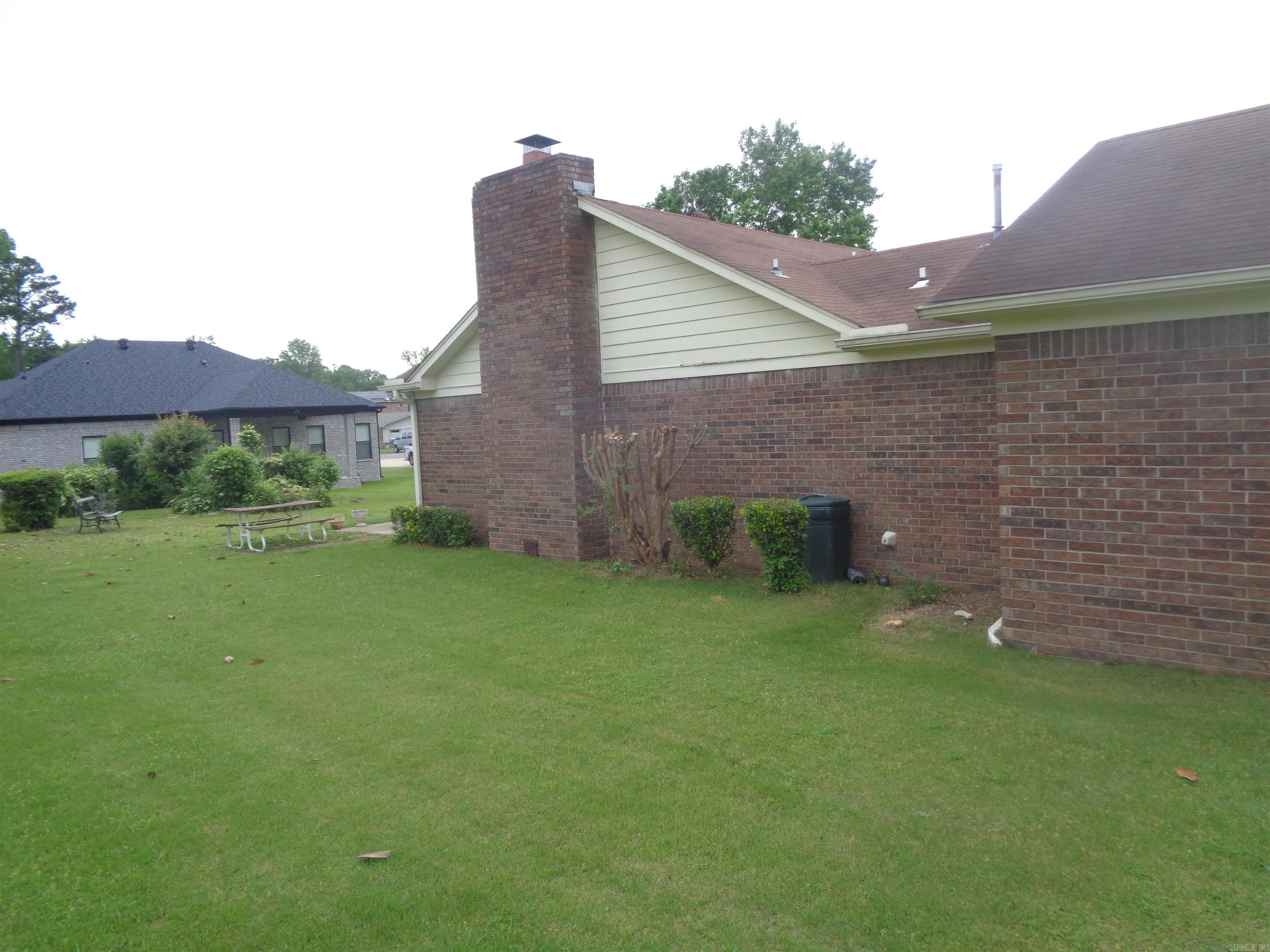 PECAN LAKE - Residential