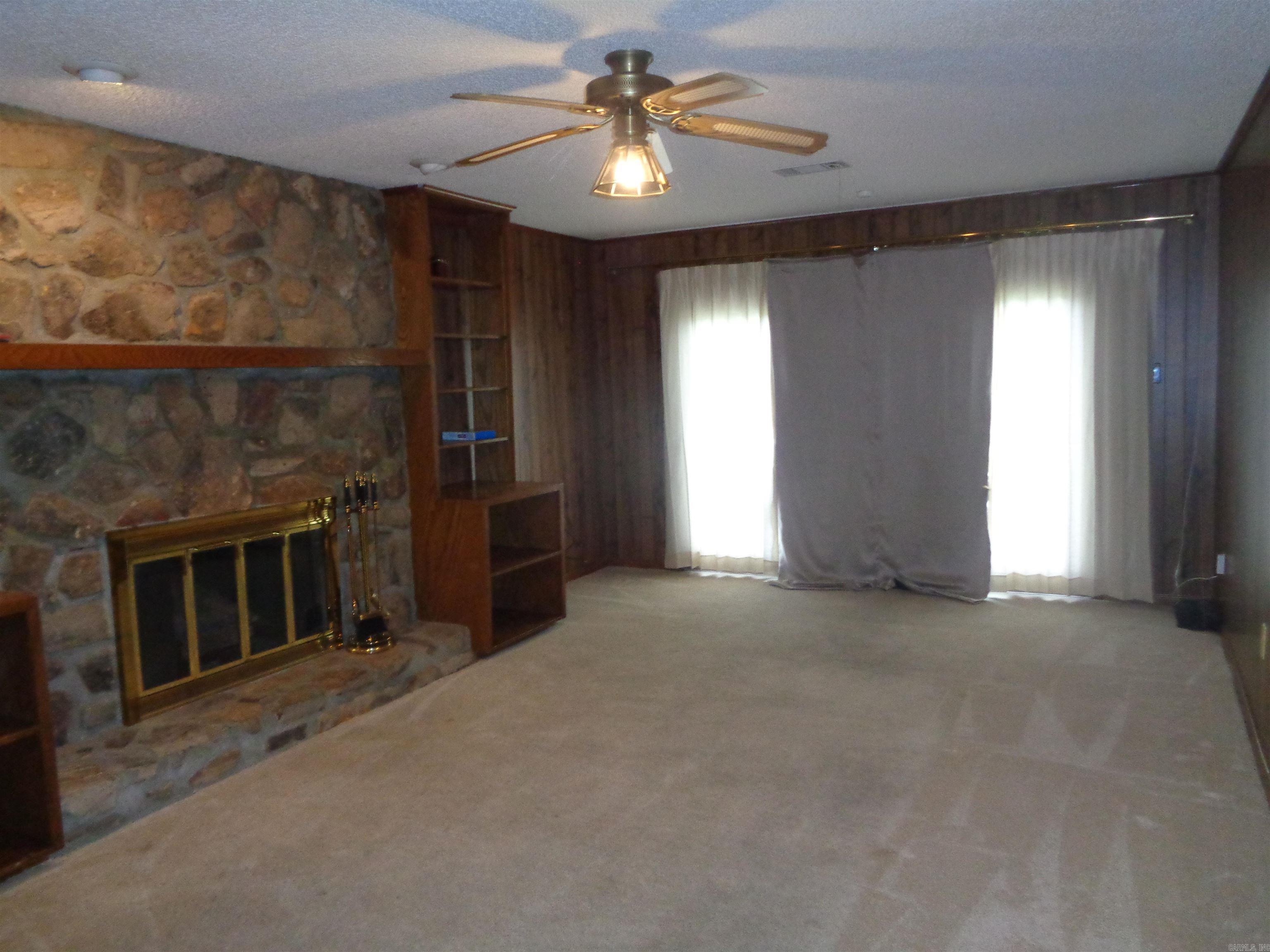 PECAN LAKE - Residential