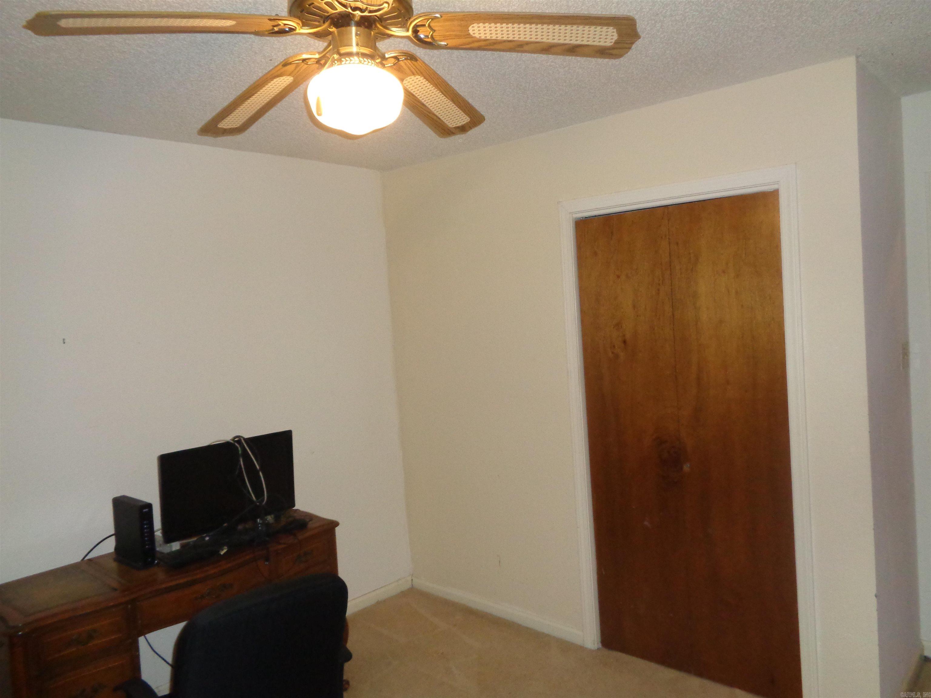 PECAN LAKE - Residential