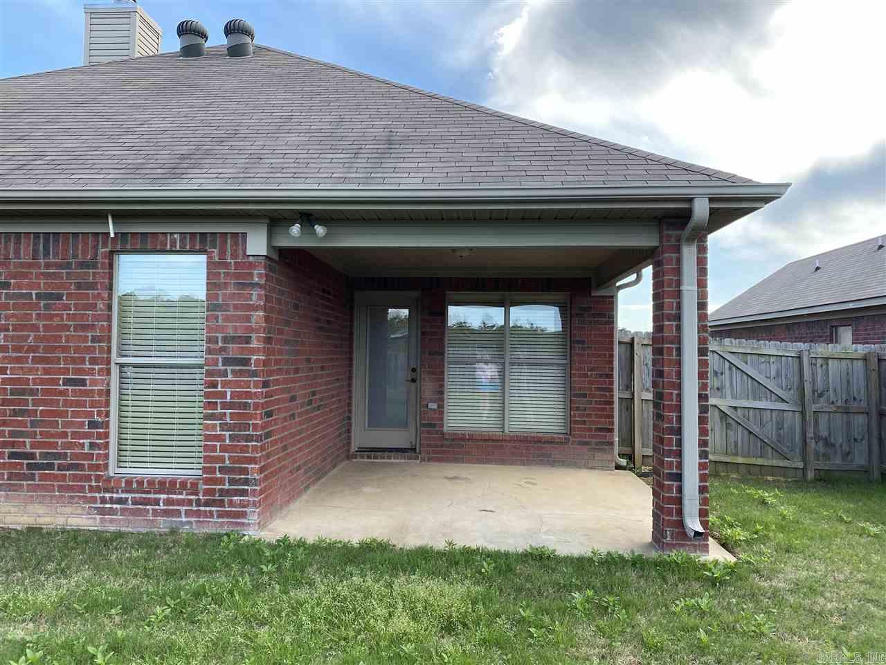 COUNTRY CLUB OF ARK THE - Residential Lease