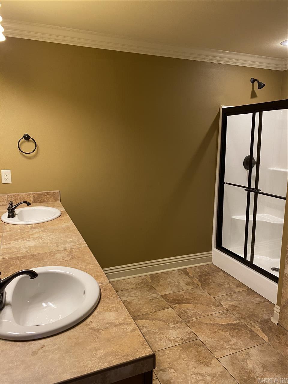 COUNTRY CLUB OF ARK THE - Residential Lease