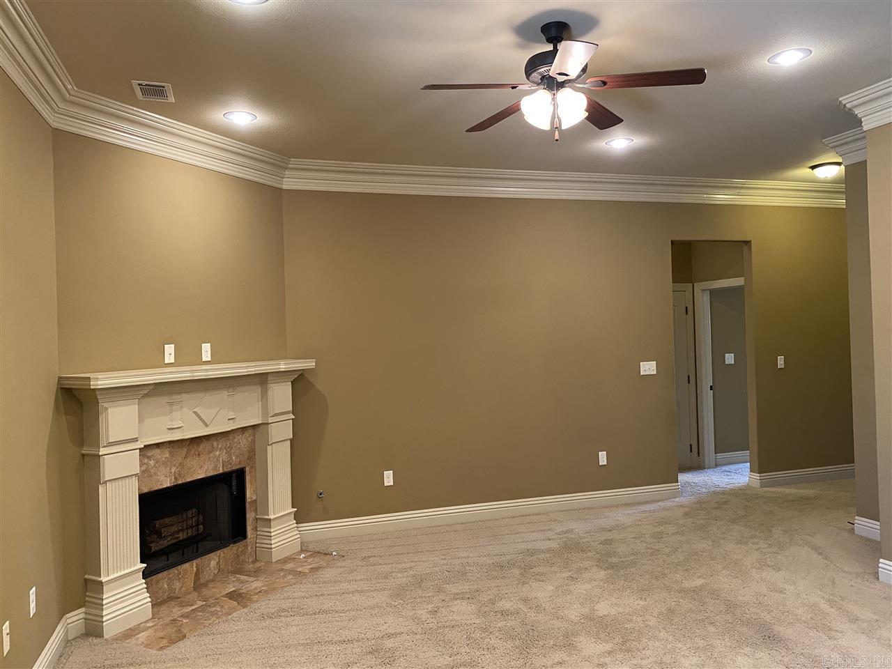 COUNTRY CLUB OF ARK THE - Residential Lease