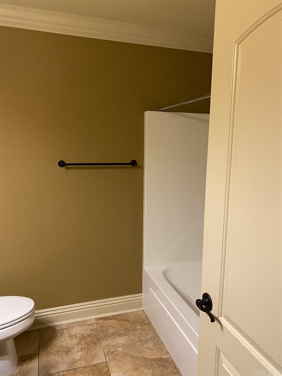 COUNTRY CLUB OF ARK THE - Residential Lease