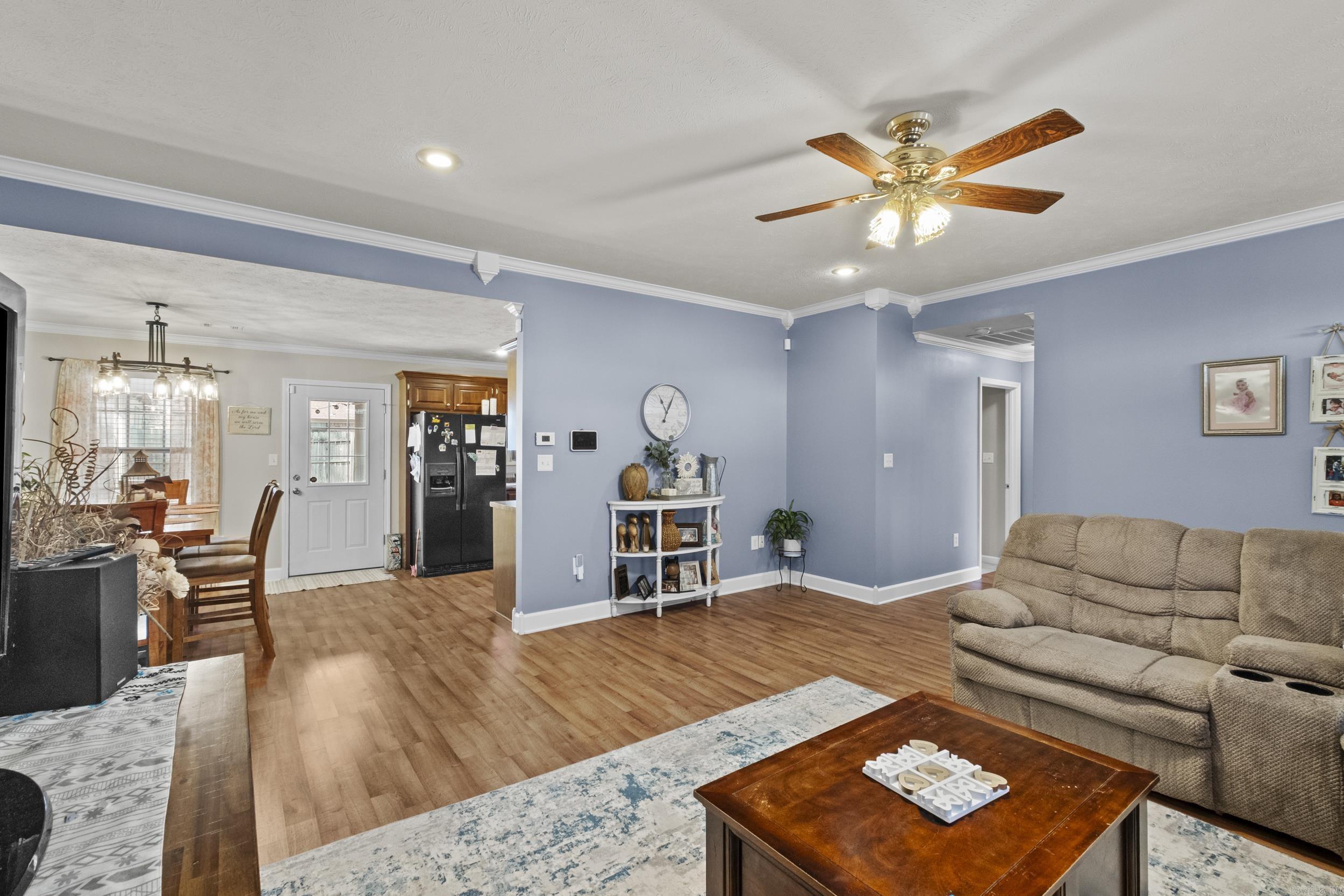 SKYLINE MEADOWS - Residential