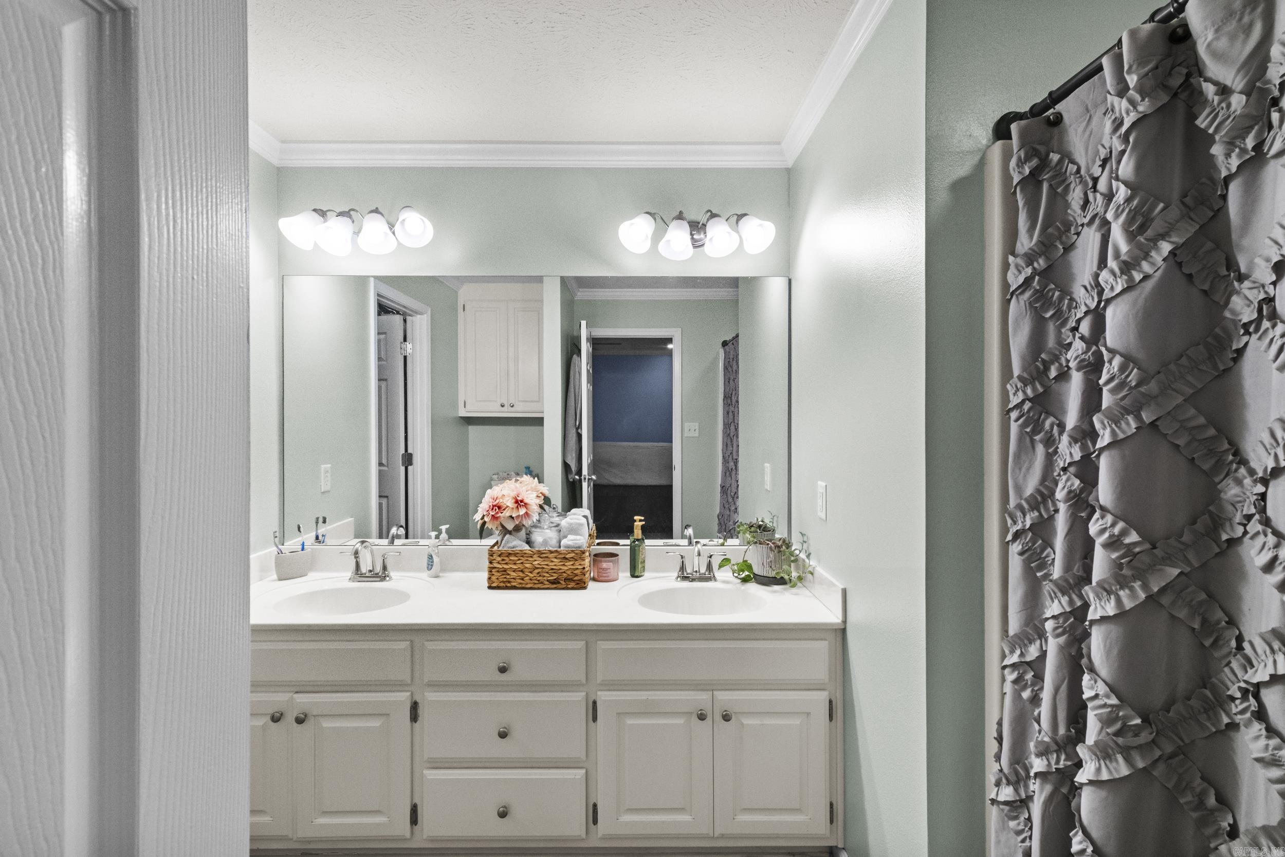 SKYLINE MEADOWS - Residential