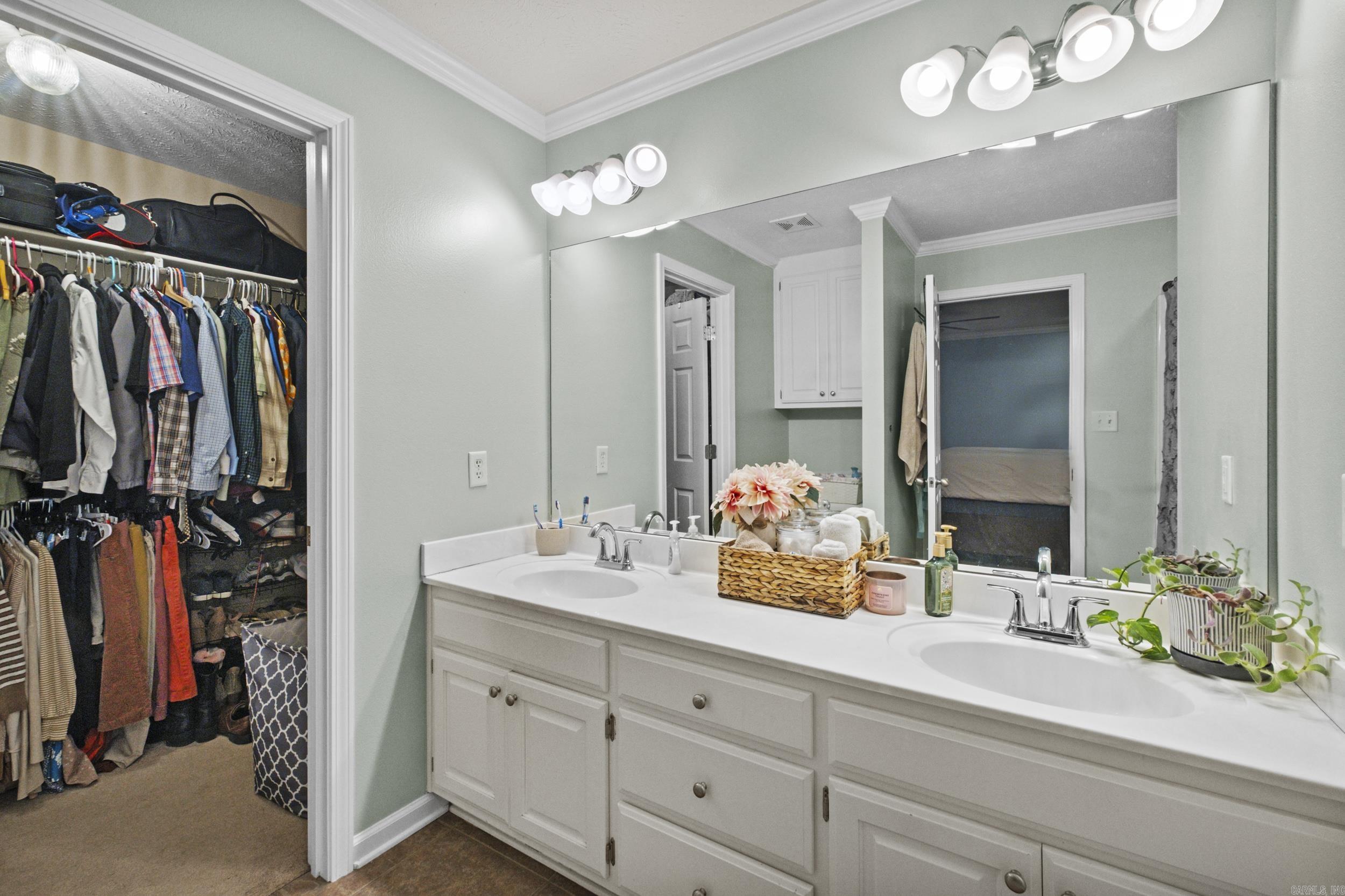 SKYLINE MEADOWS - Residential