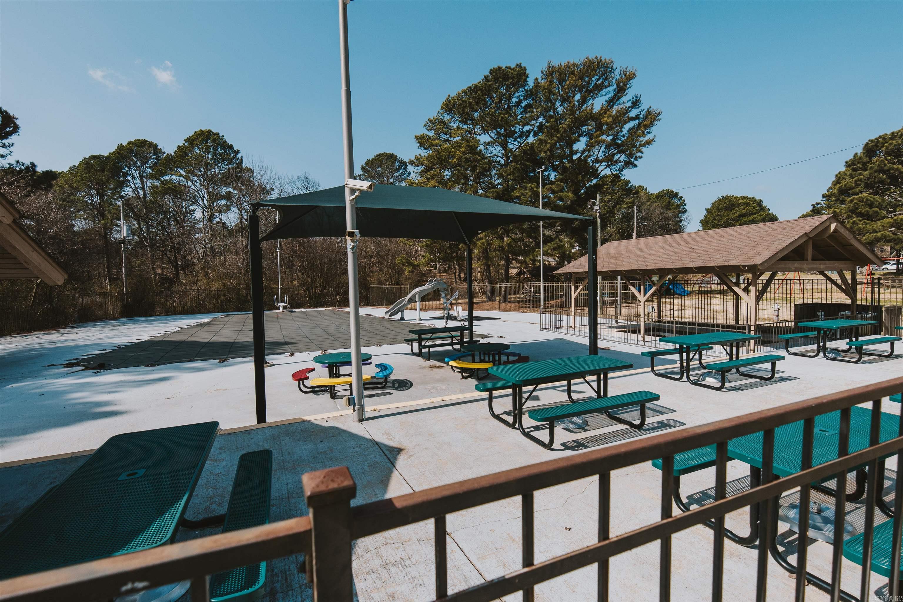 COLONY WEST - Residential