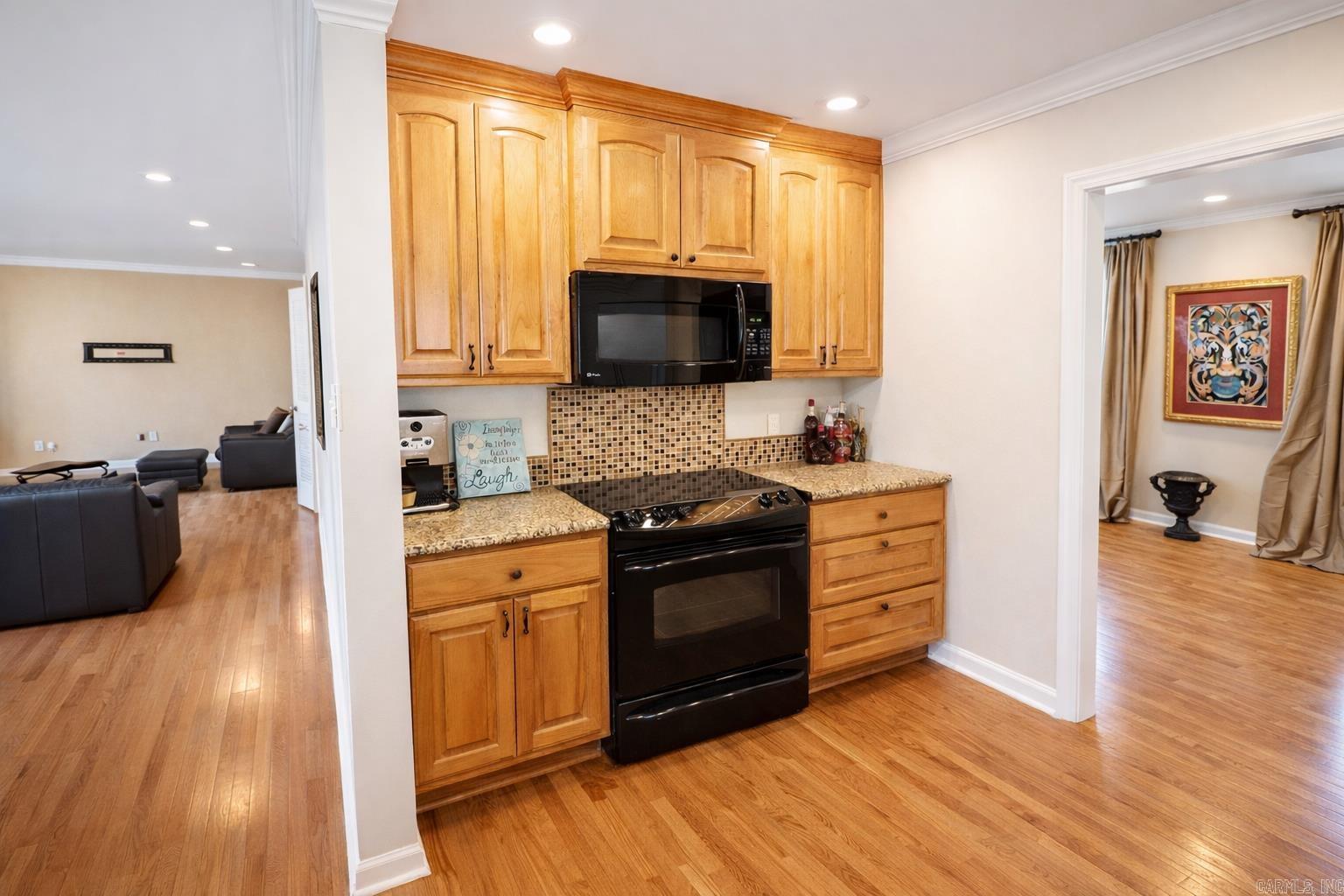 COLONY WEST - Residential