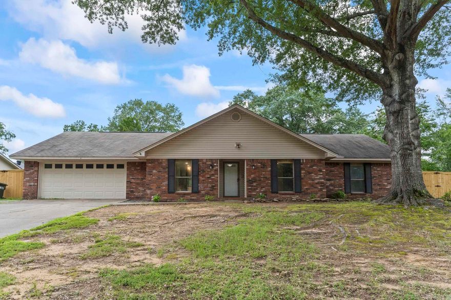 Entertainer's Dream. Second Owner Home. Get a look at this tastefully updated 4BR/2.5BA open-concept home tucked off in a quiet cul-de-sac in the established West Conway neighborhood, Tucker Creek. Chef's Kitchen featuring beautiful 10-foot island, granite countertops, professional gas range, walk-in butler's pantry with white oak cabinetry, custom kitchen cabinetry with inset cabinet doors, and high-end appliances. Whether cozying up to the wood-burning fireplace in the winter, or taking a dip in the 24 foot above-ground pool with wrap around deck in the summer, this one is sure to charm.    A few of the many updates include:  UPDATED White Oak LVP Flooring Throughout  New HVAC 2024 New Fence 2024 Updated 24'  Above Ground Pool w Wrap Around Deck Newly updated Master Bedroom and Bathroom Newer Water Heaters  RV and Boat Parking in Rear Two Driveways  Oversized 2 Car Garage  Walk-In Closets  NEW Light Fixtures Throughout  Beautiful Mudroom with Landry Room  Open-Concept Dining with Wall Sconce Lighting Covered Patio  Excellent School Districts