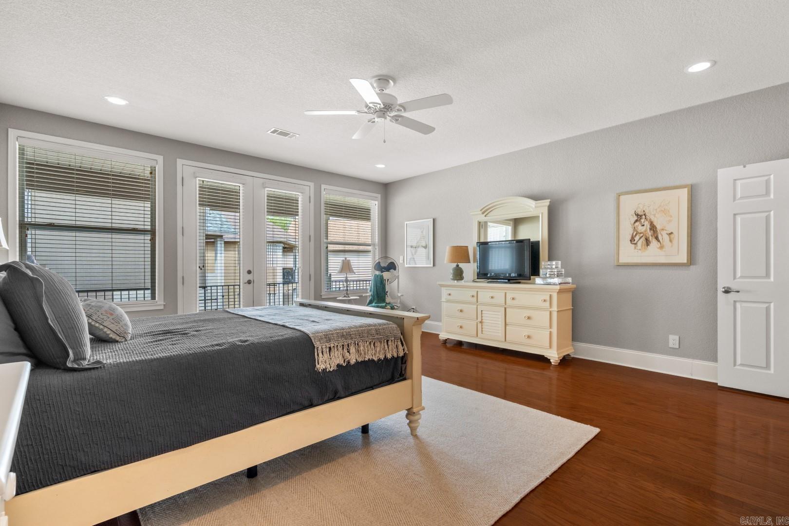 LIGHTHOUSE COVE - Residential