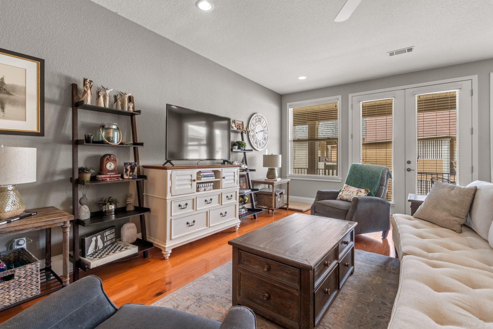 LIGHTHOUSE COVE - Residential