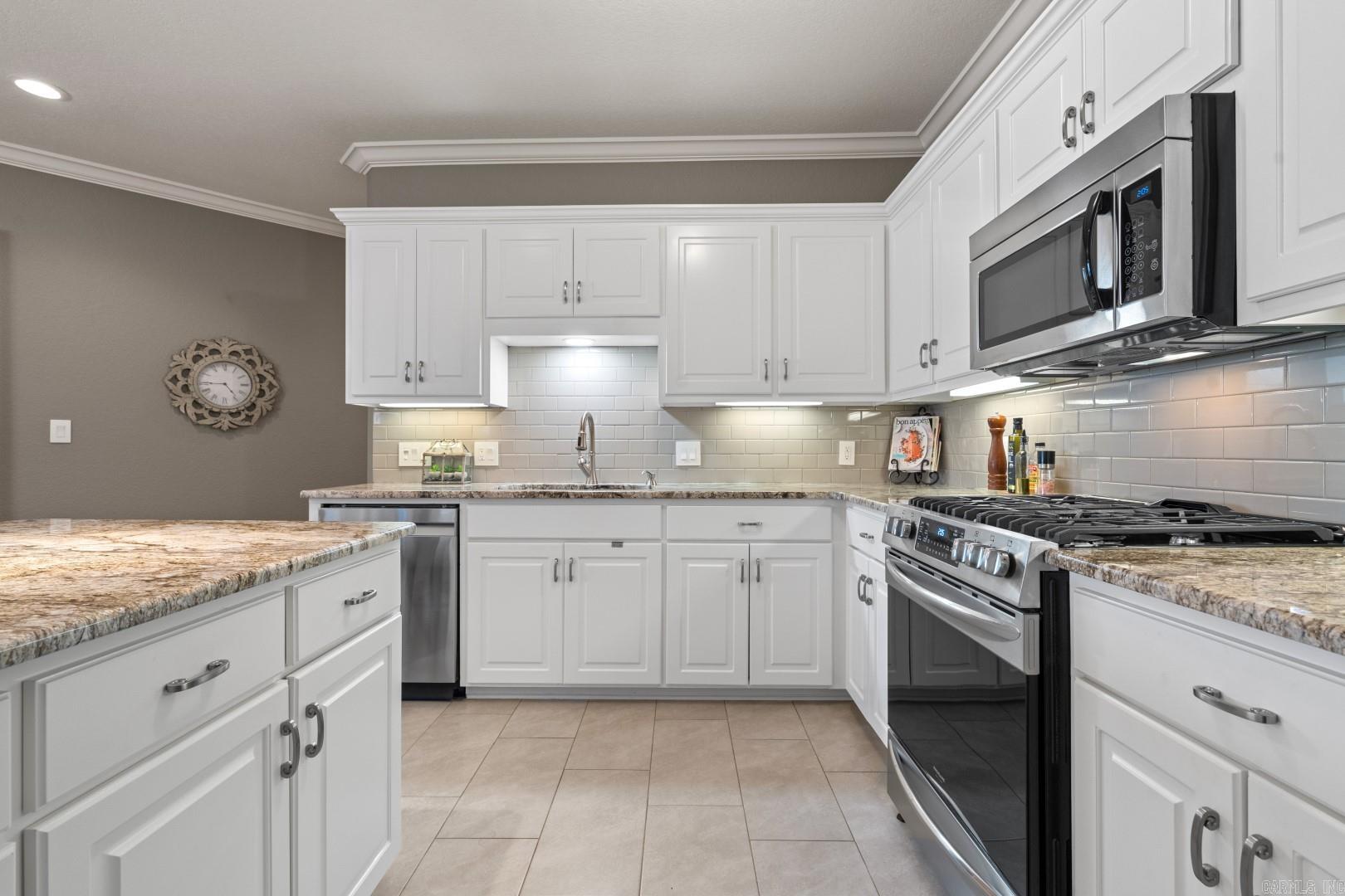 LIGHTHOUSE COVE - Residential