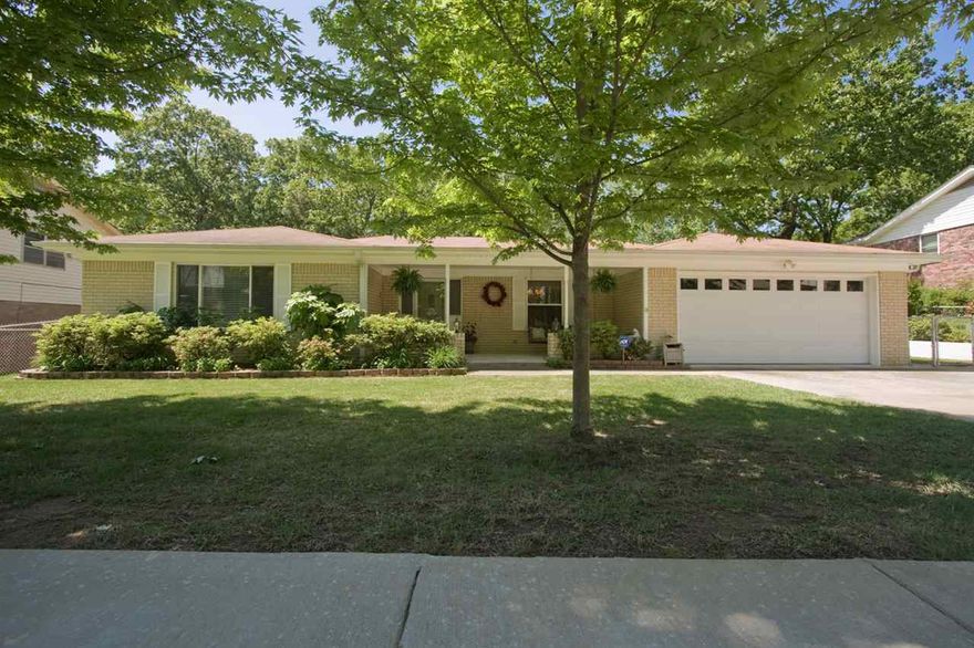 This is the PERFECT home!  4Bd/2Ba. Split floor plan. 2 Living spaces. Dining Room w/built-ins. 2 bedrooms share Jack n Jill bathroom, perfect for children or guest! Sunroom(not included in Sqft). Large utility area off of garage w/sink. Great detached storage/workshop with electric and gas.Security system & new security door on back.Dble pane windows & max attic insulation.NEW air conditioning & thermostat   2012. In the CRESTWOOD ELEMENTARY district!!!sqft approx please measure.This is a MUST SEE!