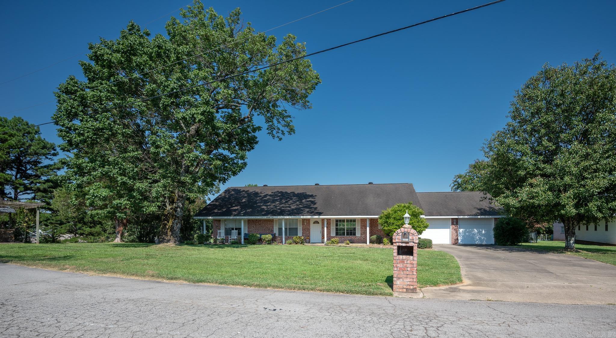 SPRING LAKE - Residential