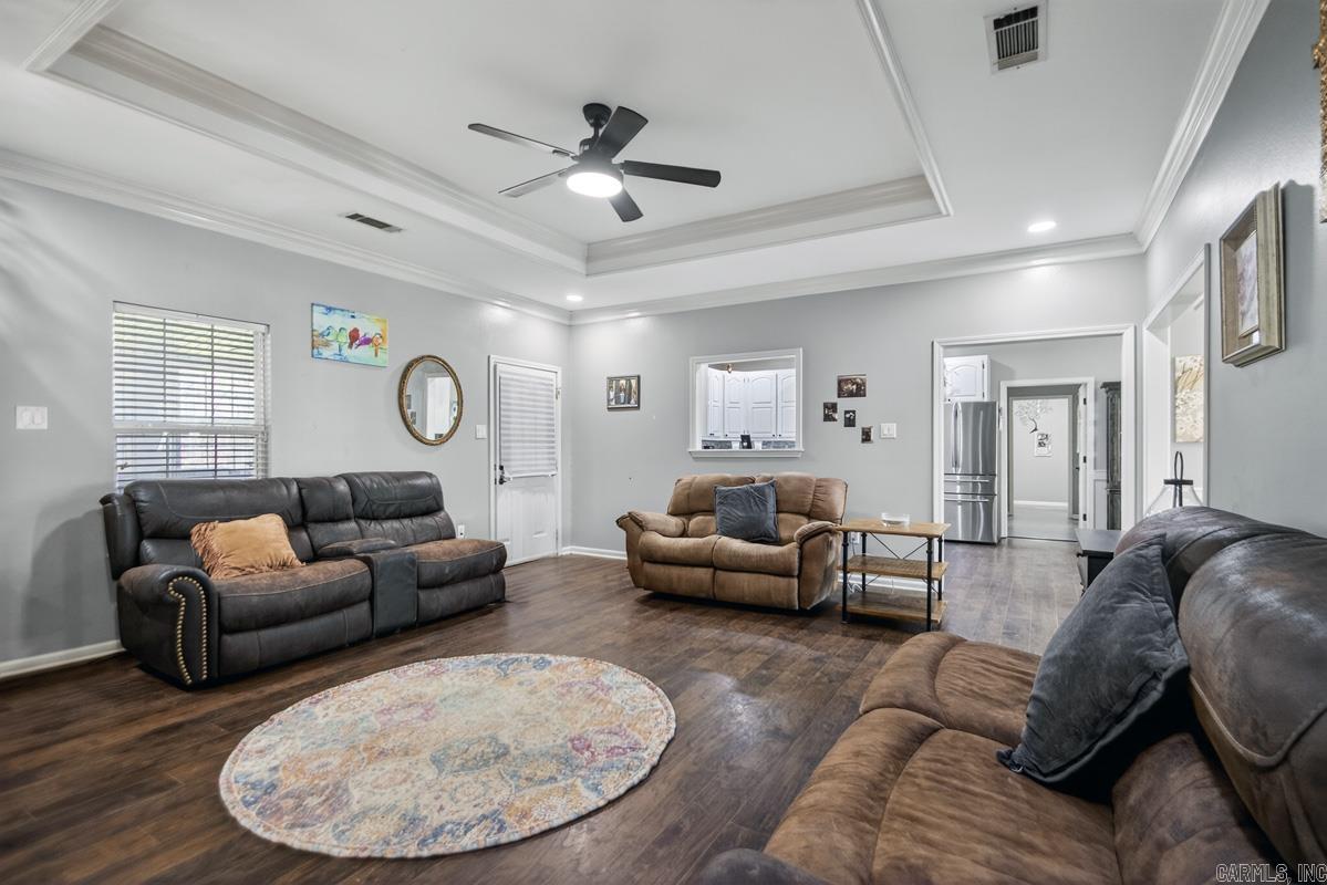 NORTH HILLS - Residential