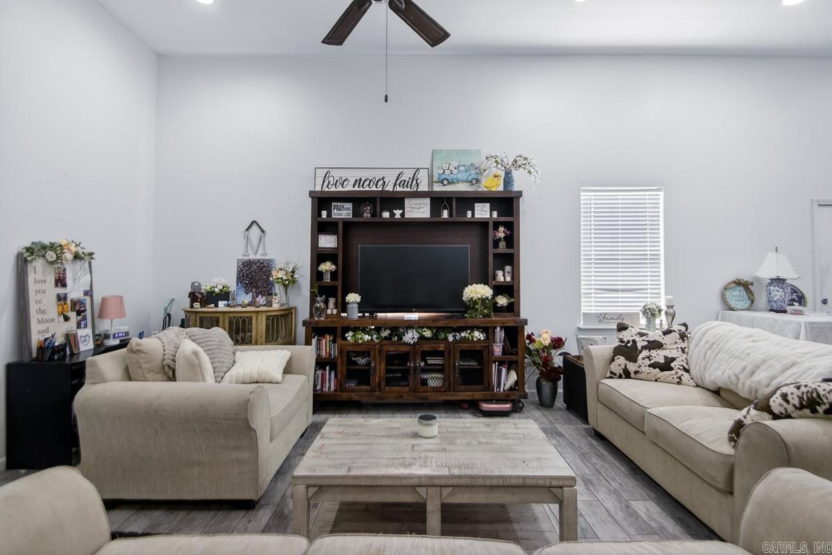 NORTH HILLS - Residential