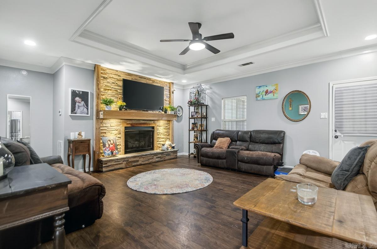 NORTH HILLS - Residential