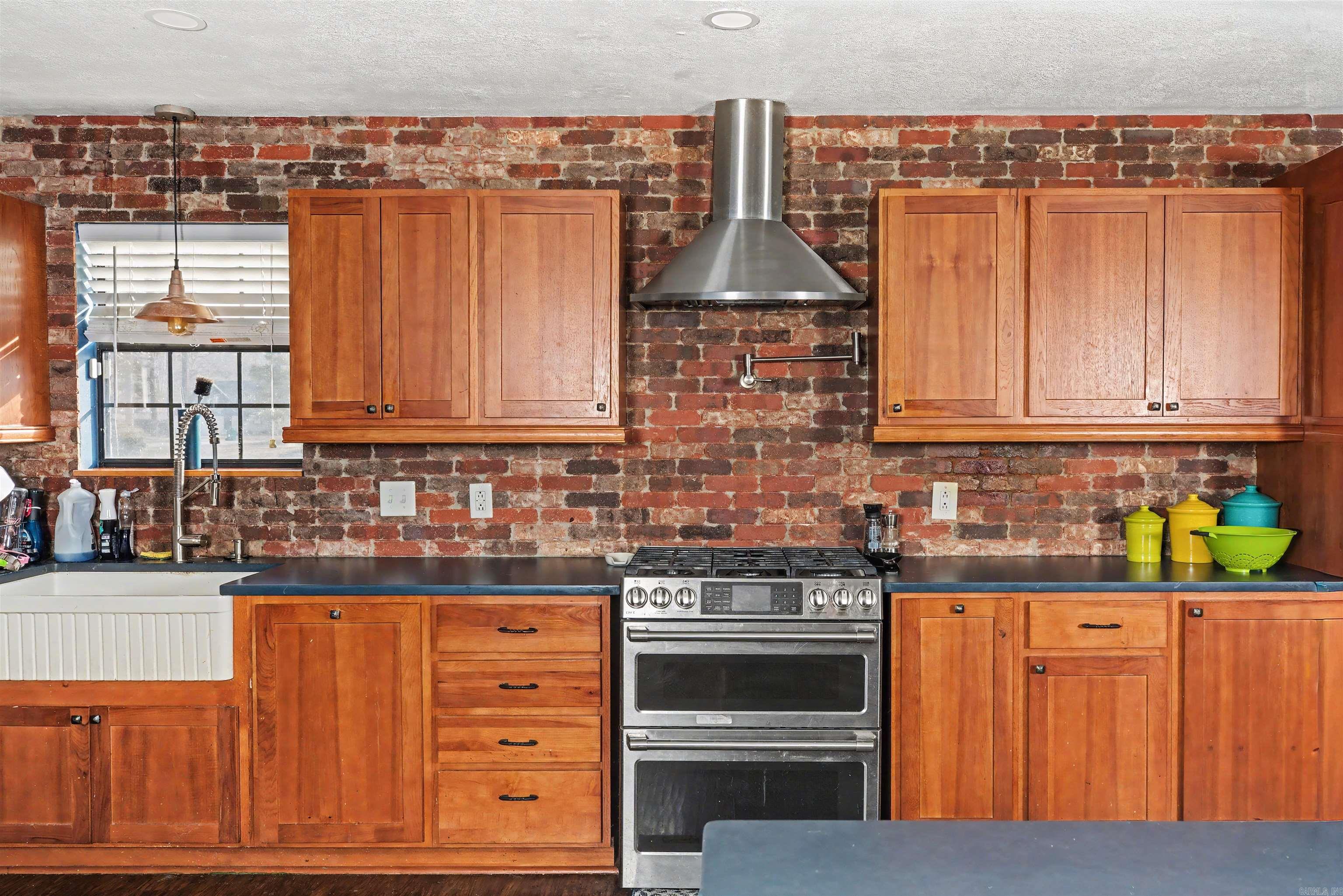 HOLLY PARK - Residential