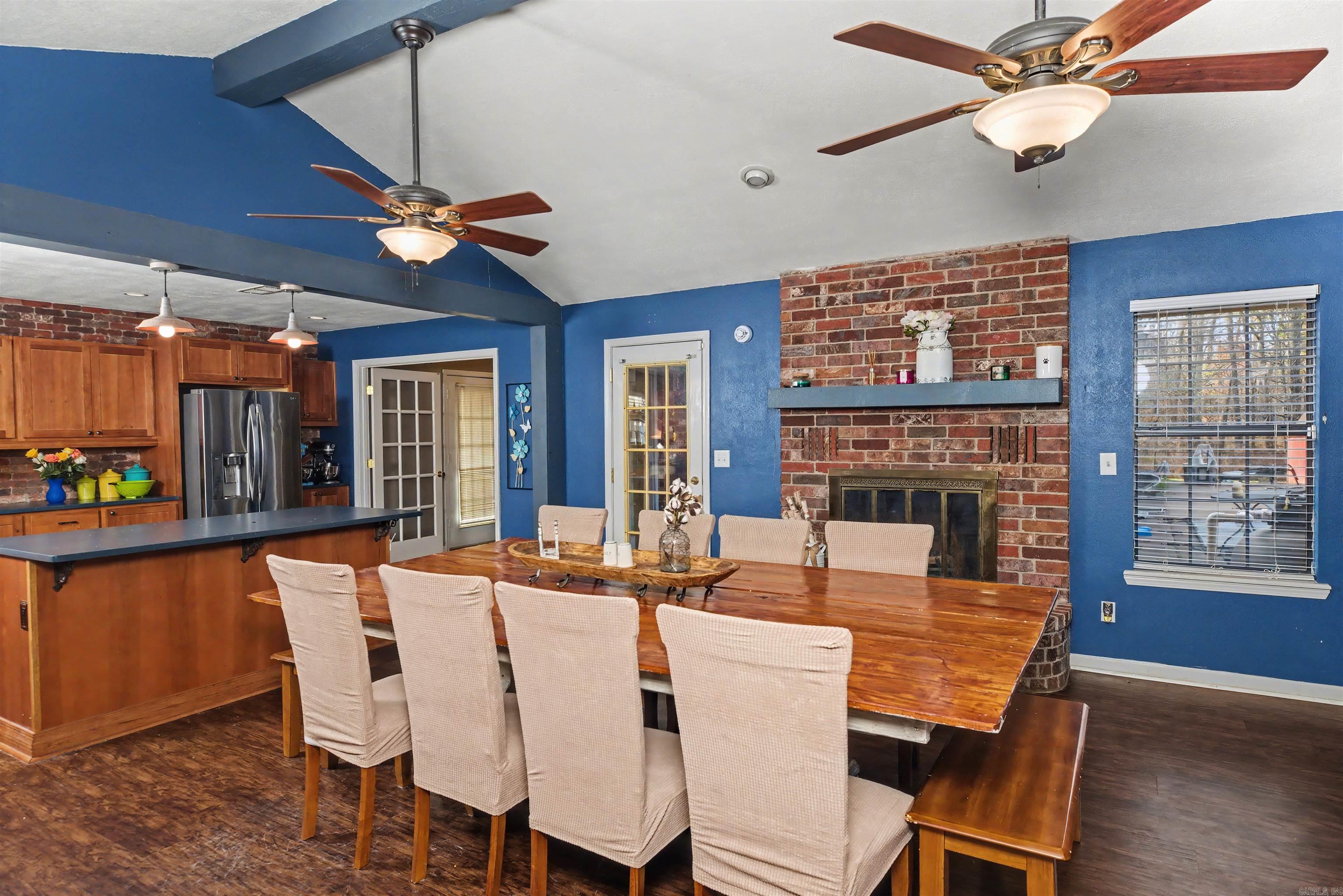 HOLLY PARK - Residential