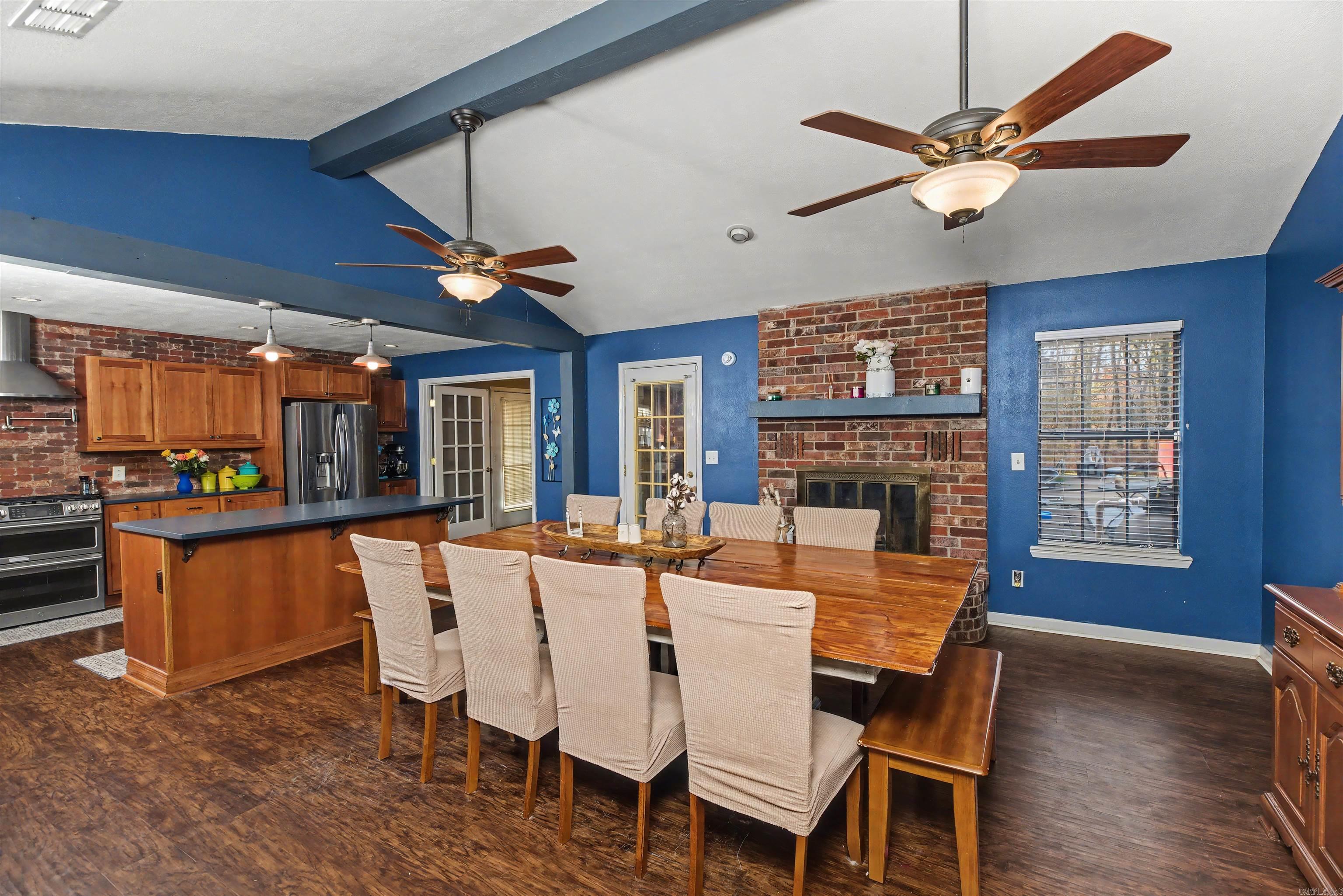 HOLLY PARK - Residential