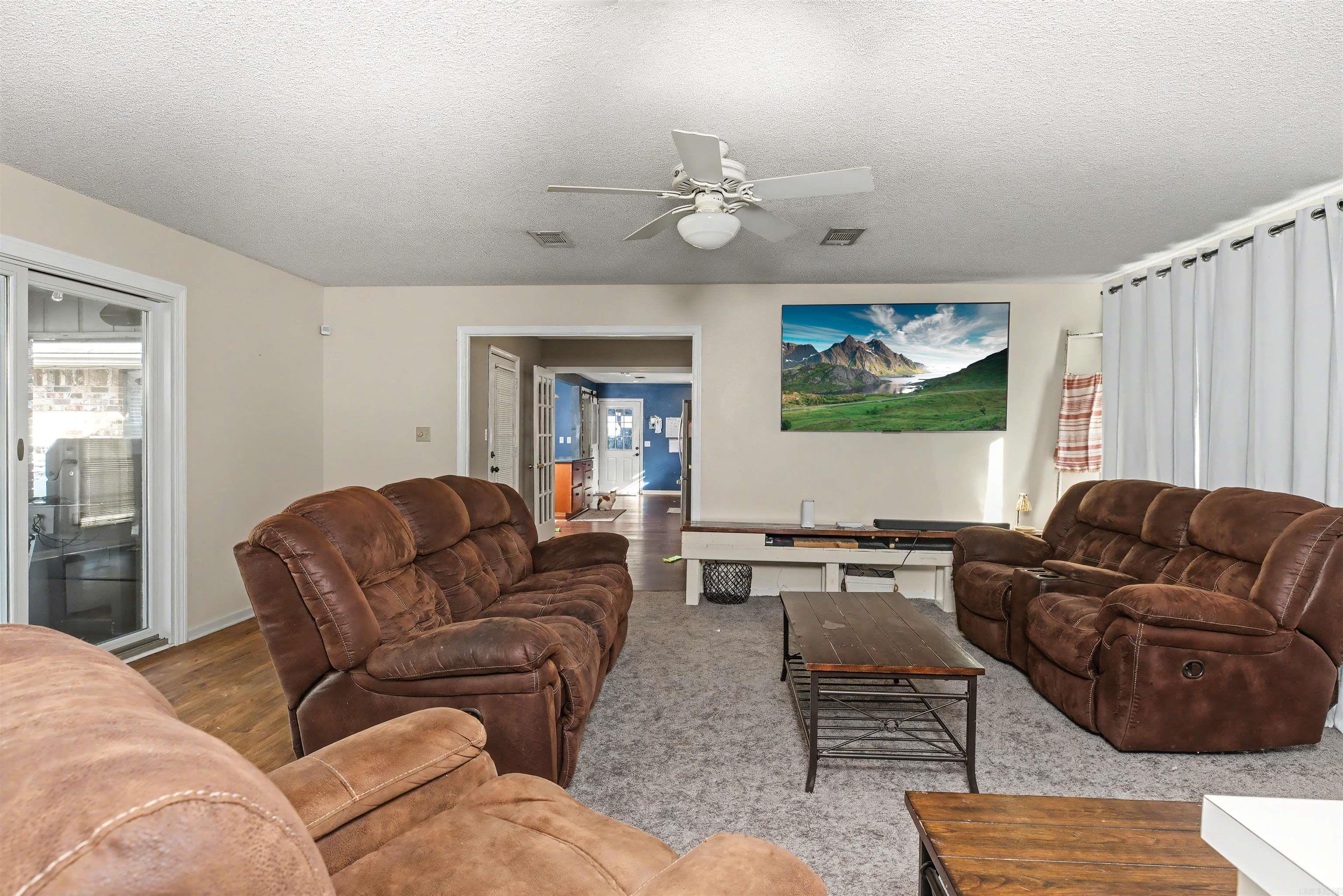 HOLLY PARK - Residential