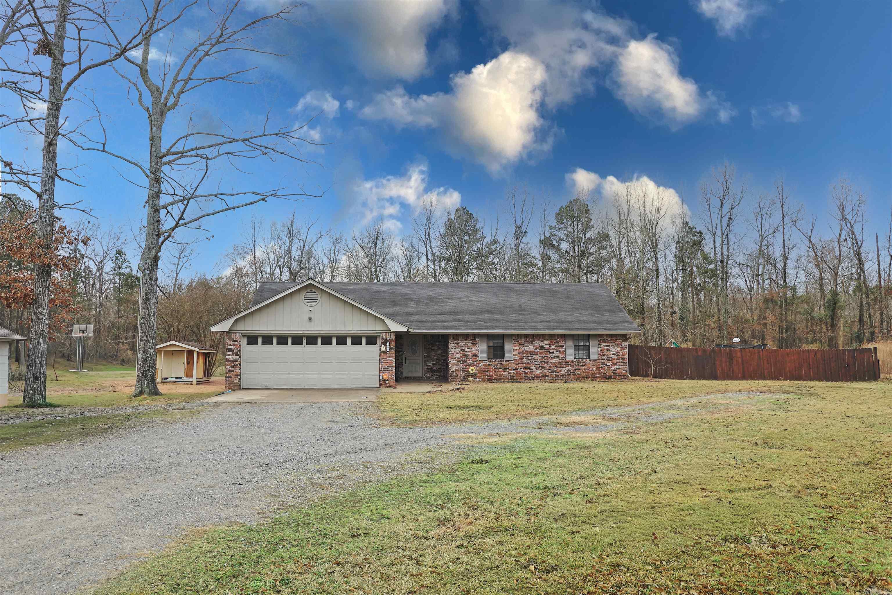 HOLLY PARK - Residential