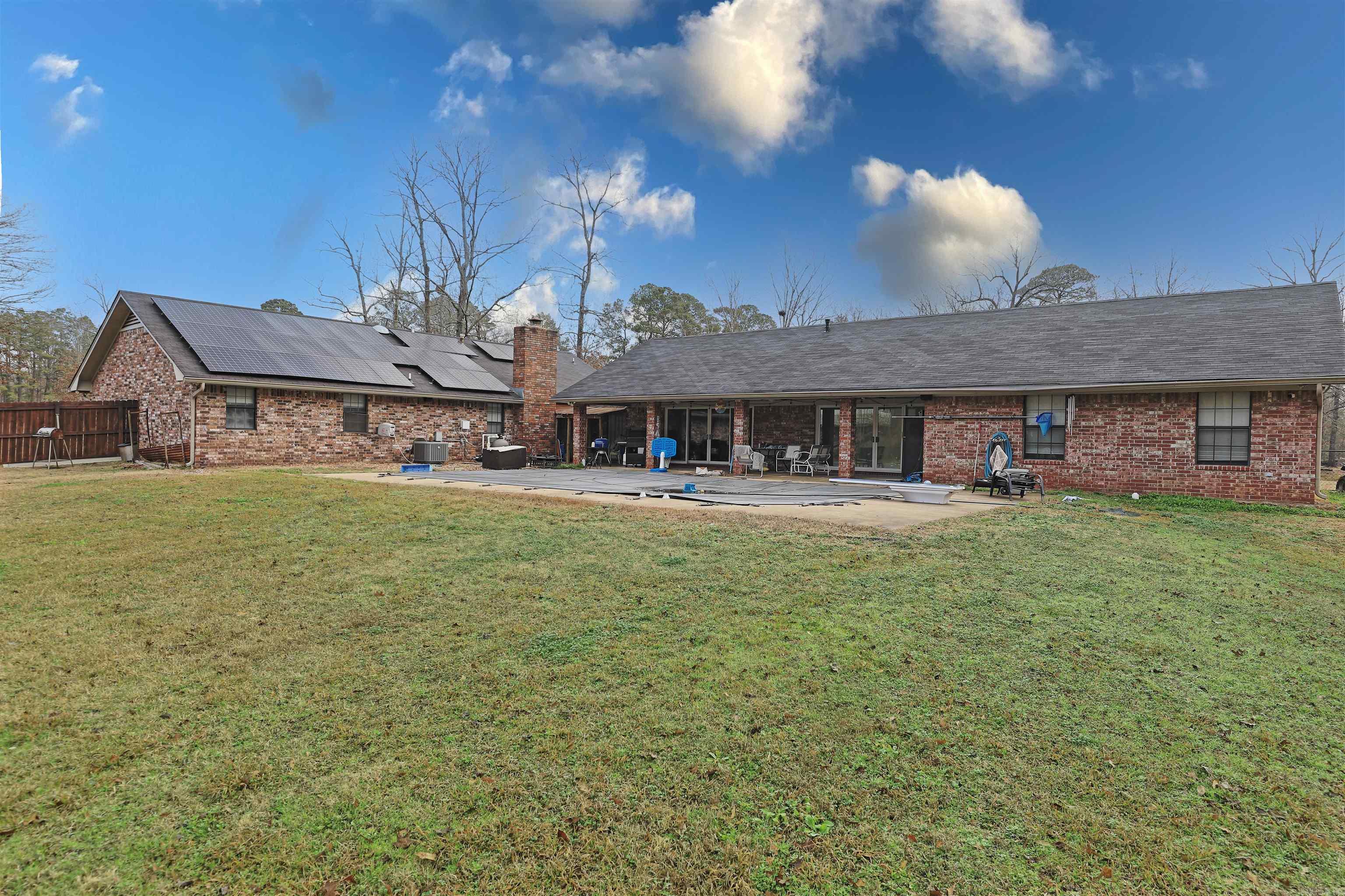 HOLLY PARK - Residential