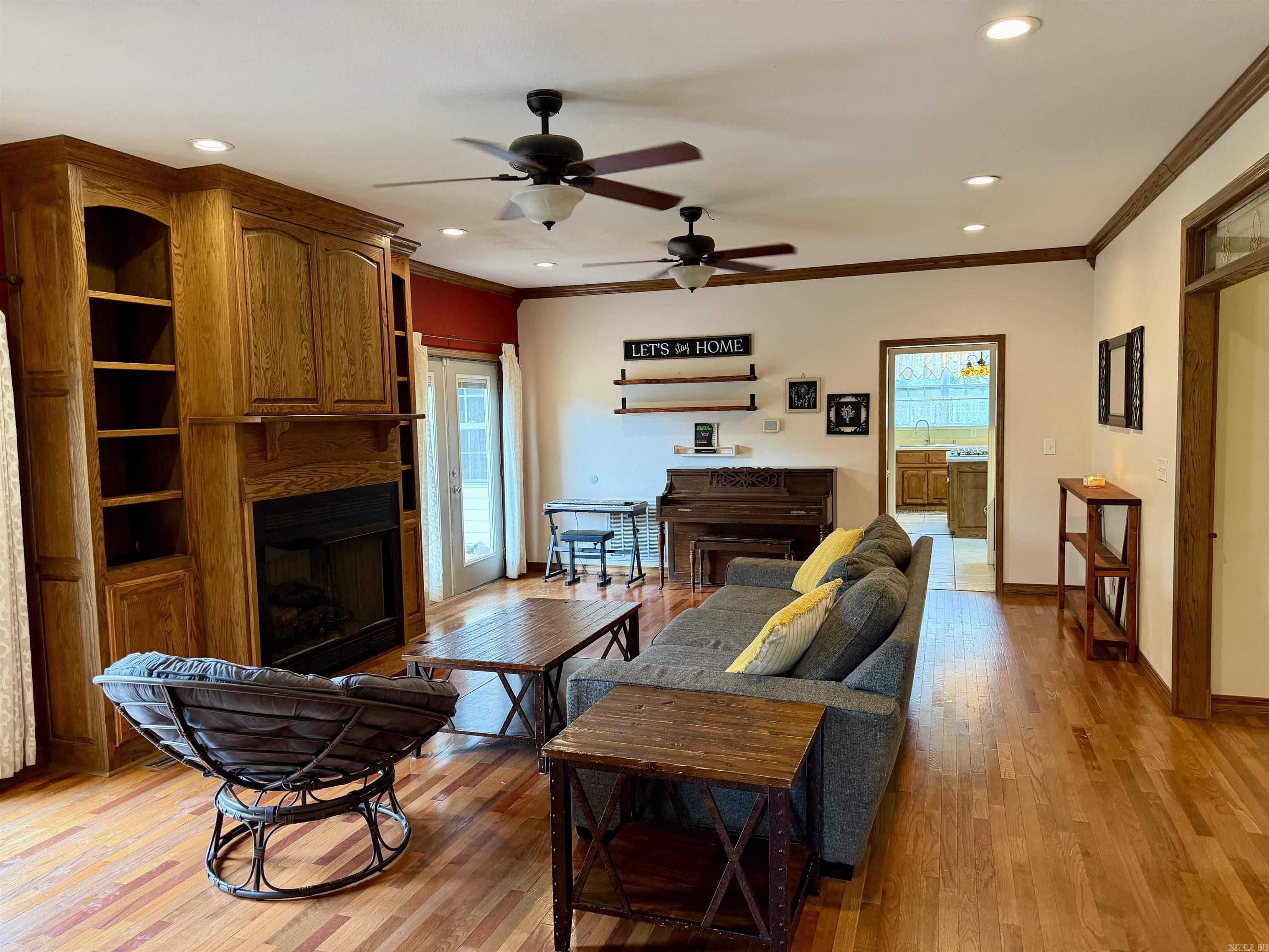 ROCK WALL HEIGHTS - Residential