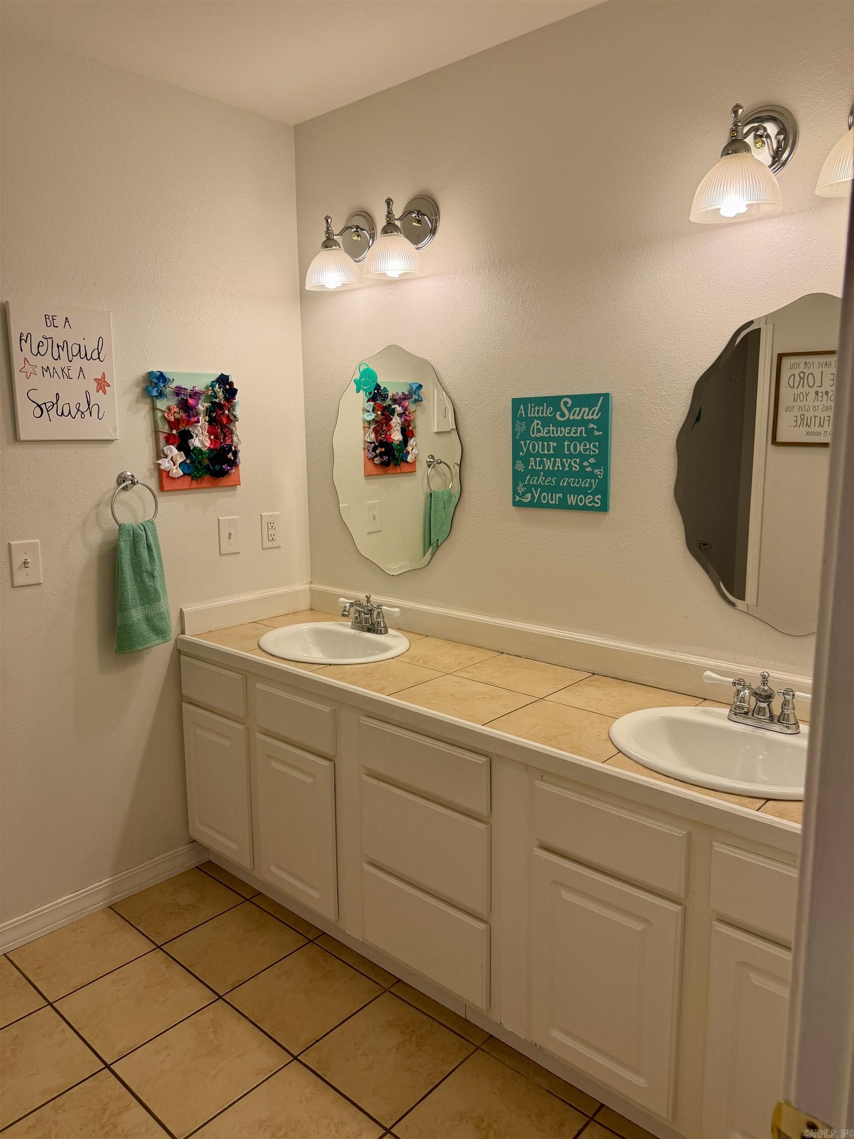 ROCK WALL HEIGHTS - Residential