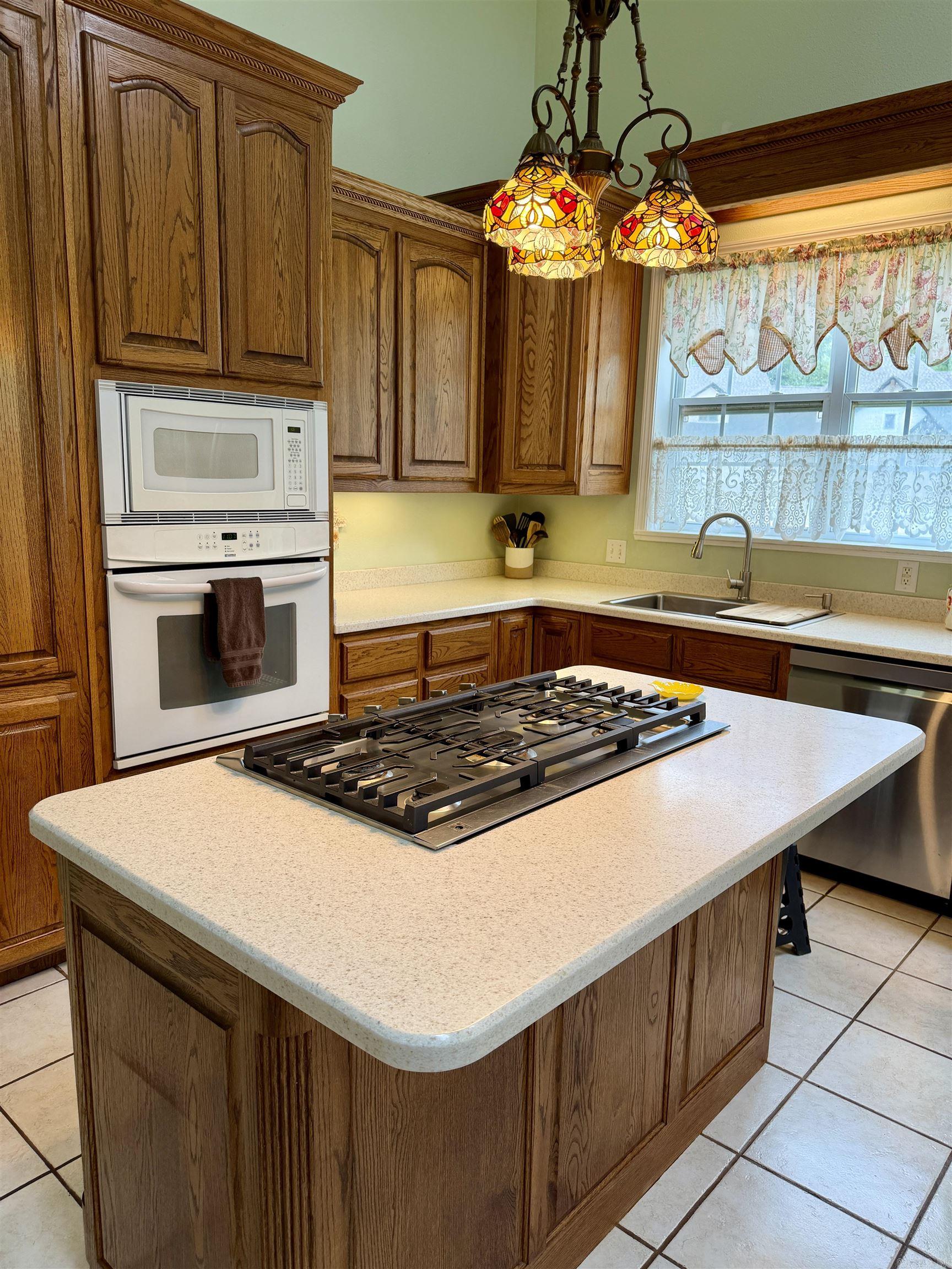 ROCK WALL HEIGHTS - Residential